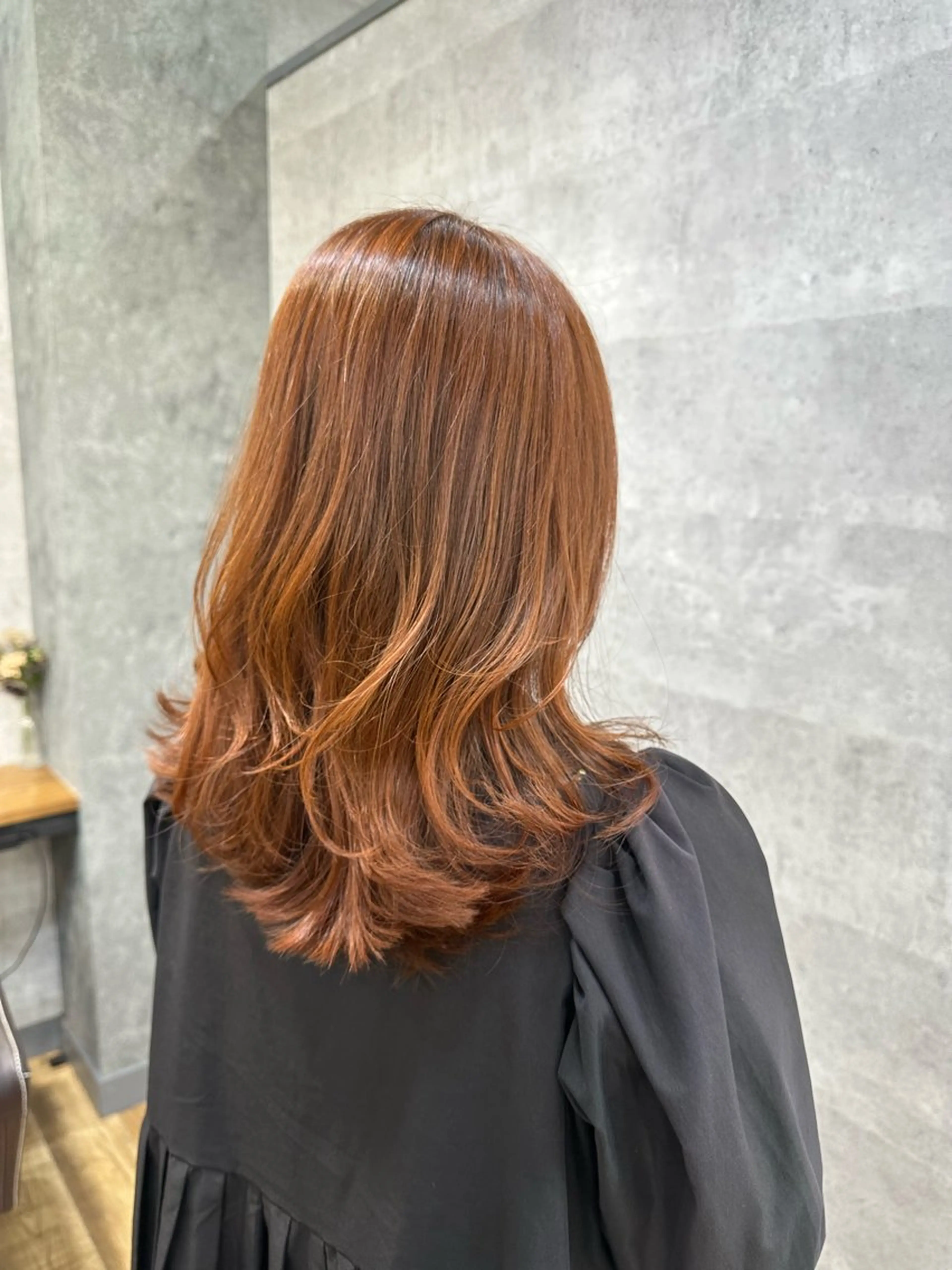 セミロング カラー ヘアカラー トリートメント U-ra NAMIのヘアスタイル