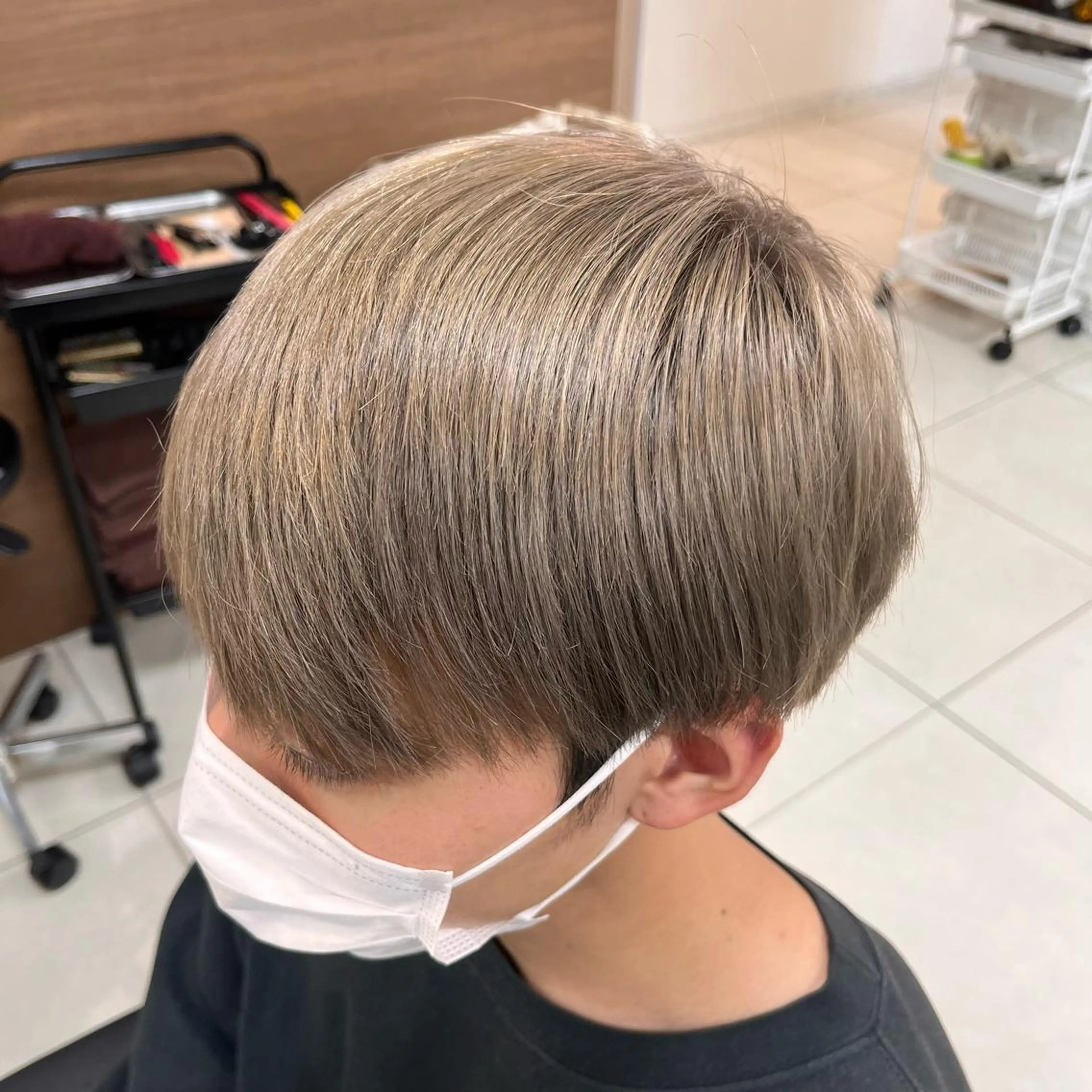 ショート カラー メンズ メンズブリーチ ベージュカラー ブリーチ ミルクティーベージュ カット ヘアカラー トリートメント 【メンズ縮毛矯正/ Ryoka】のヘアスタイル