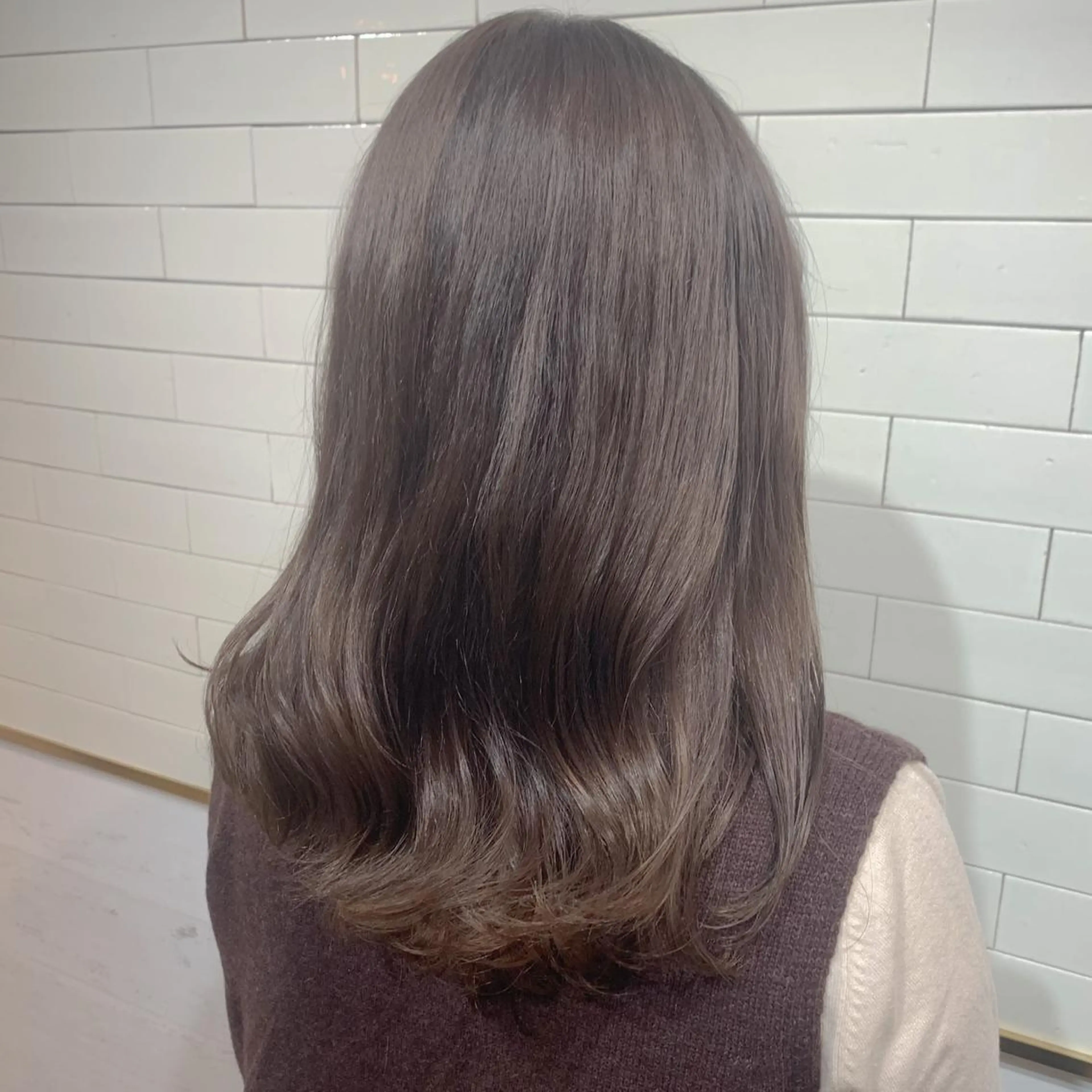 セミロング カラー ヘアアレンジ ブリーチ グレージュ 🦋レイヤーカット ミドリカワ🦋のヘアスタイル