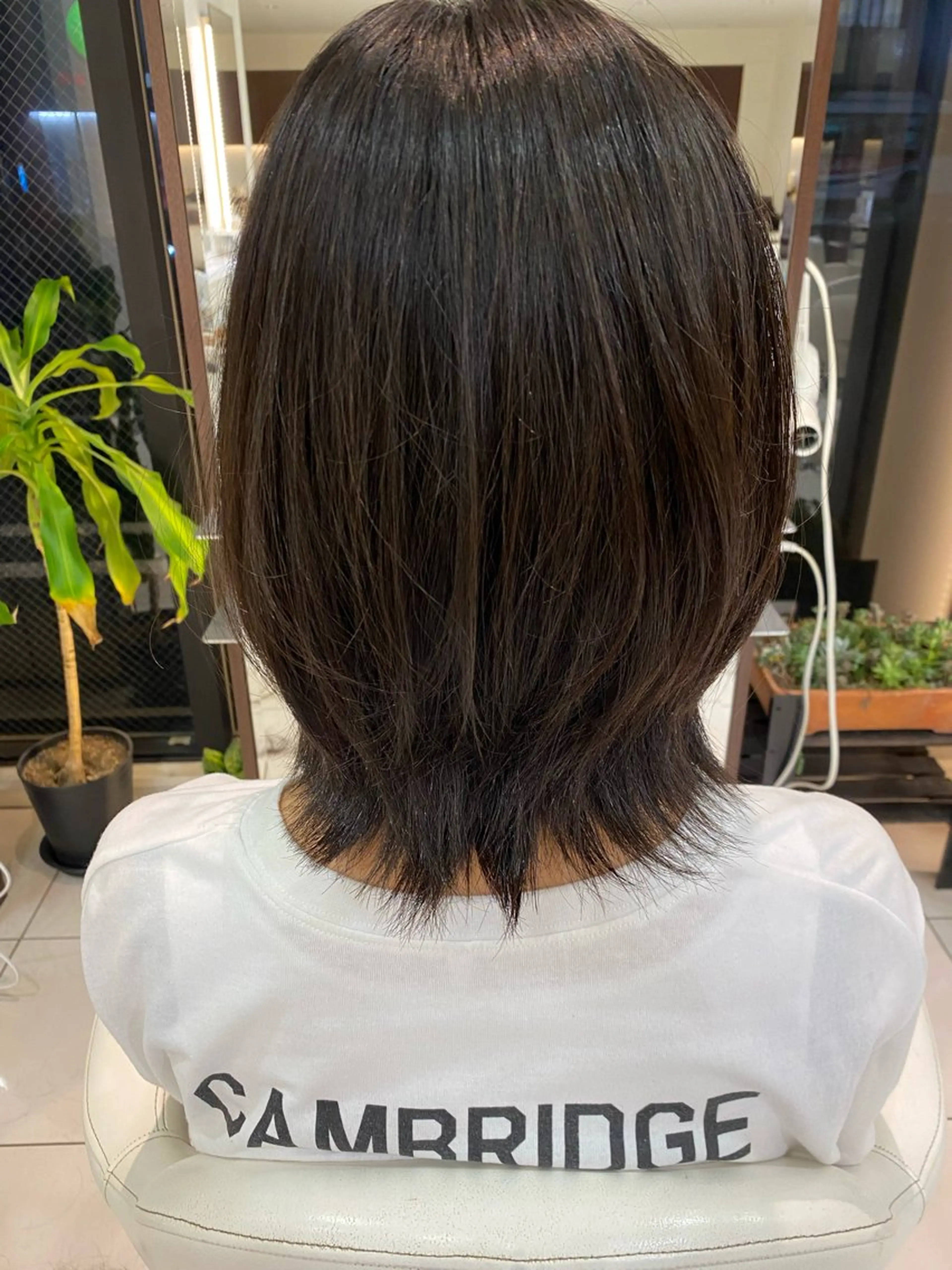 ミディアム 内山 歩美のヘアスタイル