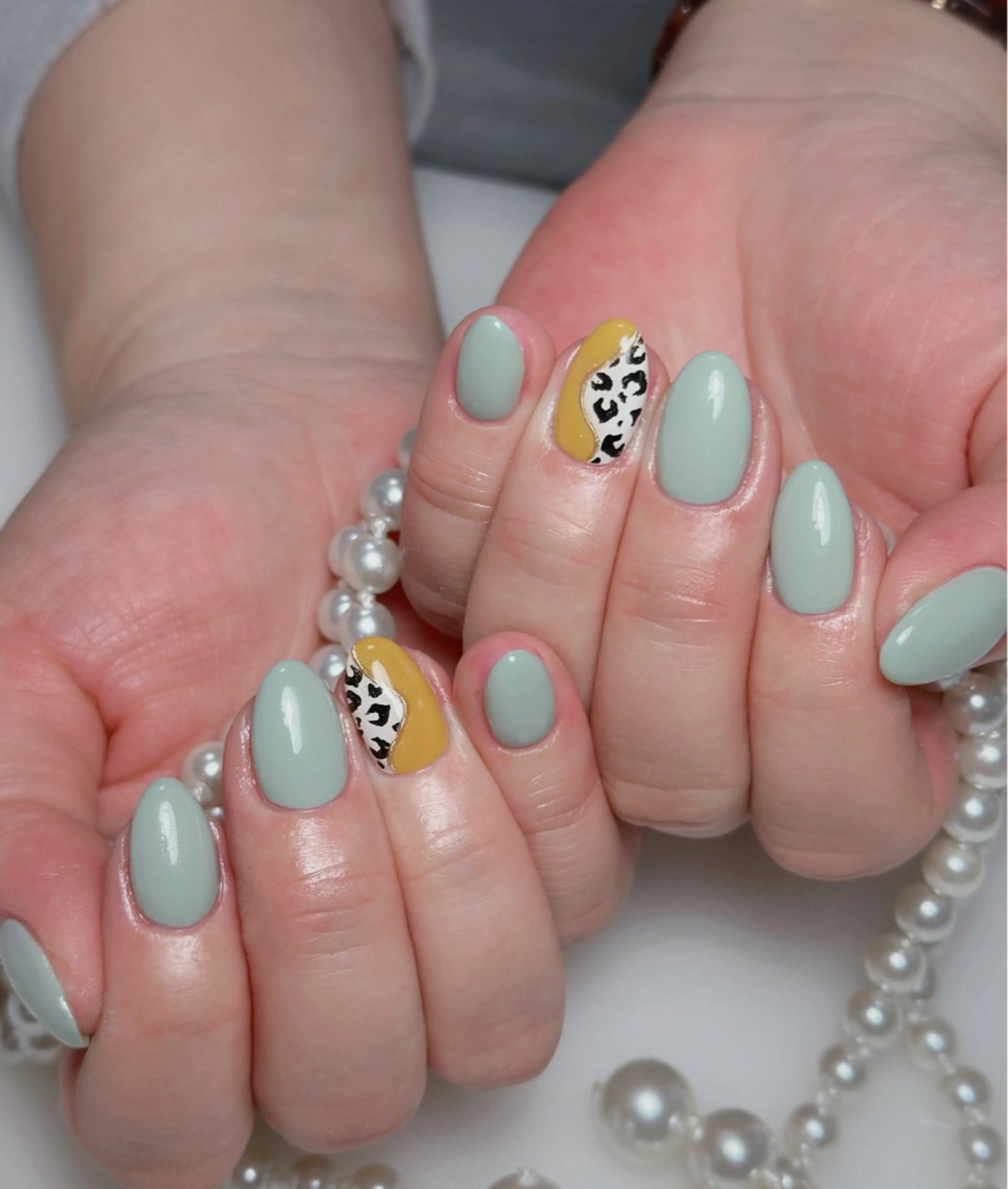 ネイル オーロラネイル 長さ出し フットネイル 韓国ネイル ラメ(グリッター) ハンドネイル 👍thumbs up nail👍のネイルデザイン