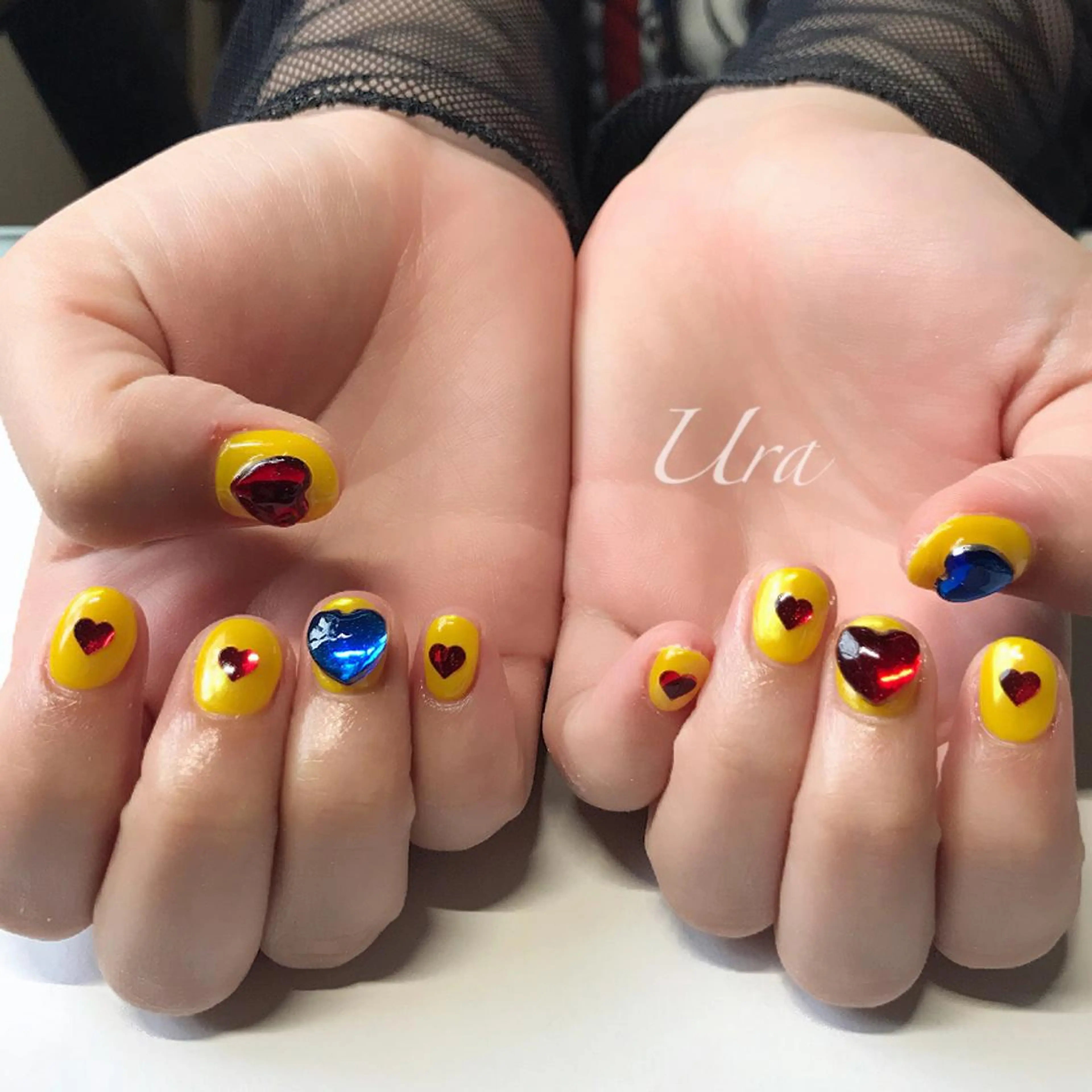 ネイル オーロラネイル 黄色 UrakoNail 《nail》のネイルデザイン