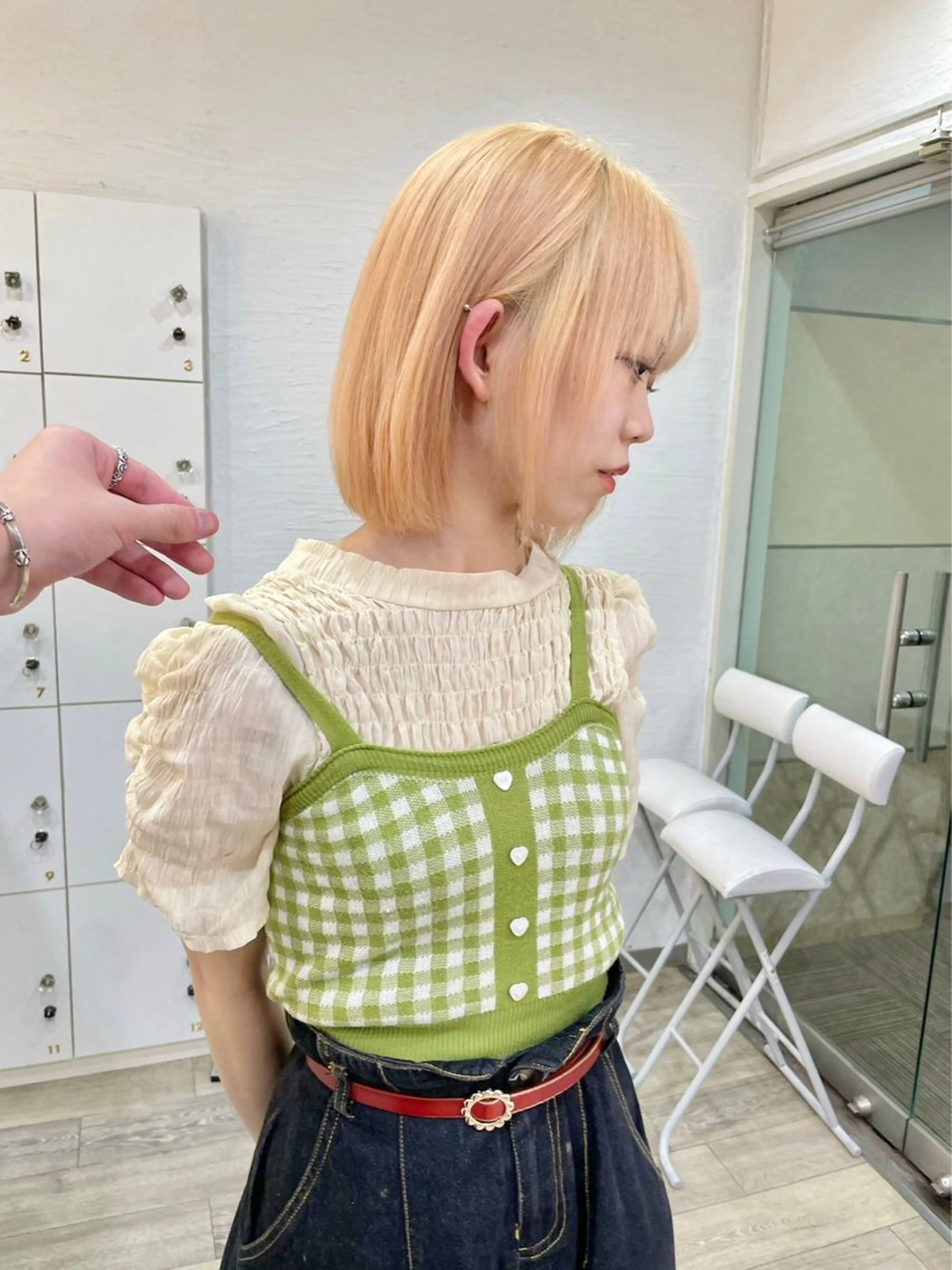 ミディアム インク 美容院のヘアスタイル