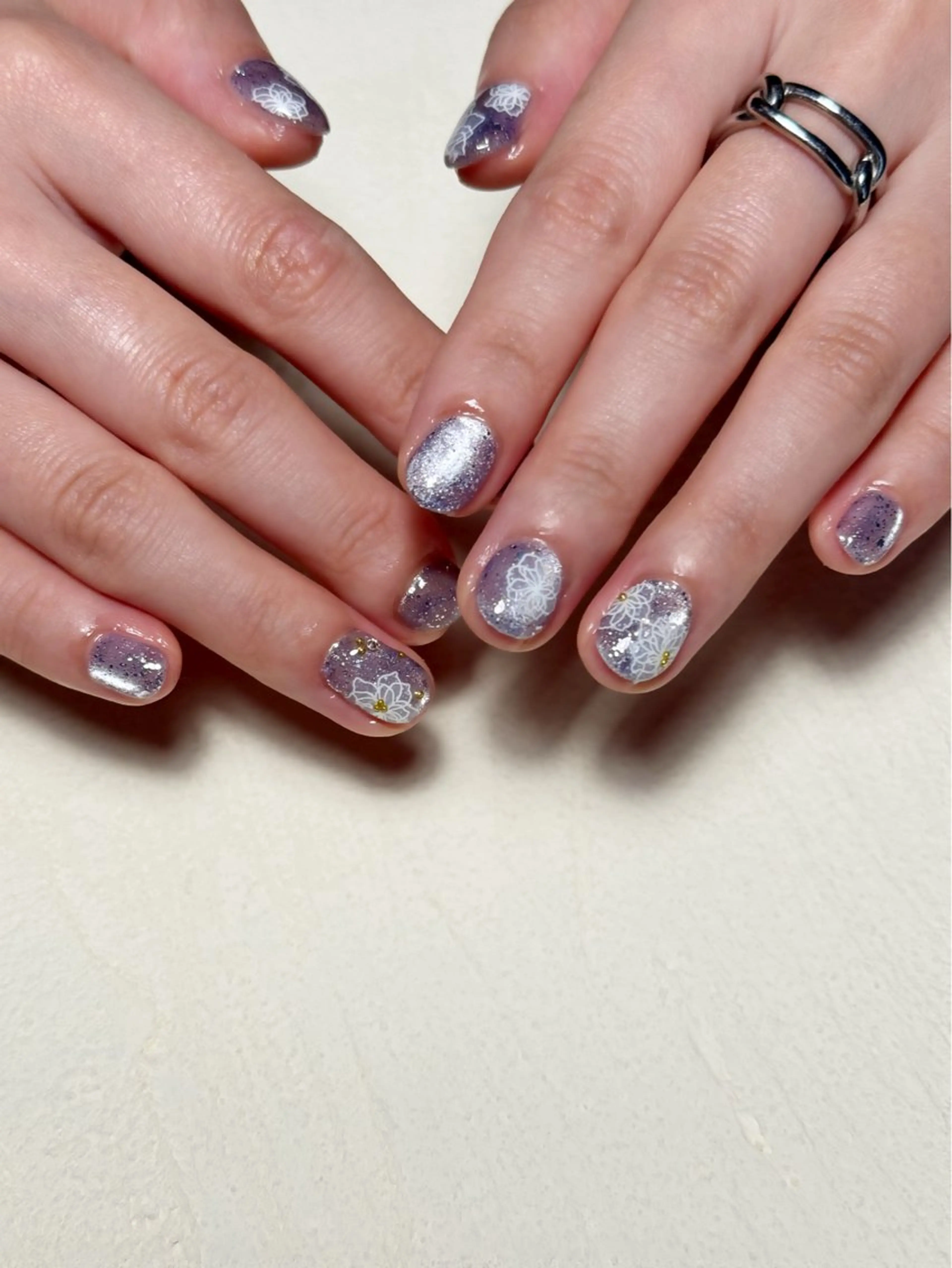 ネイル ハンドネイル Tiny Glowのネイルデザイン