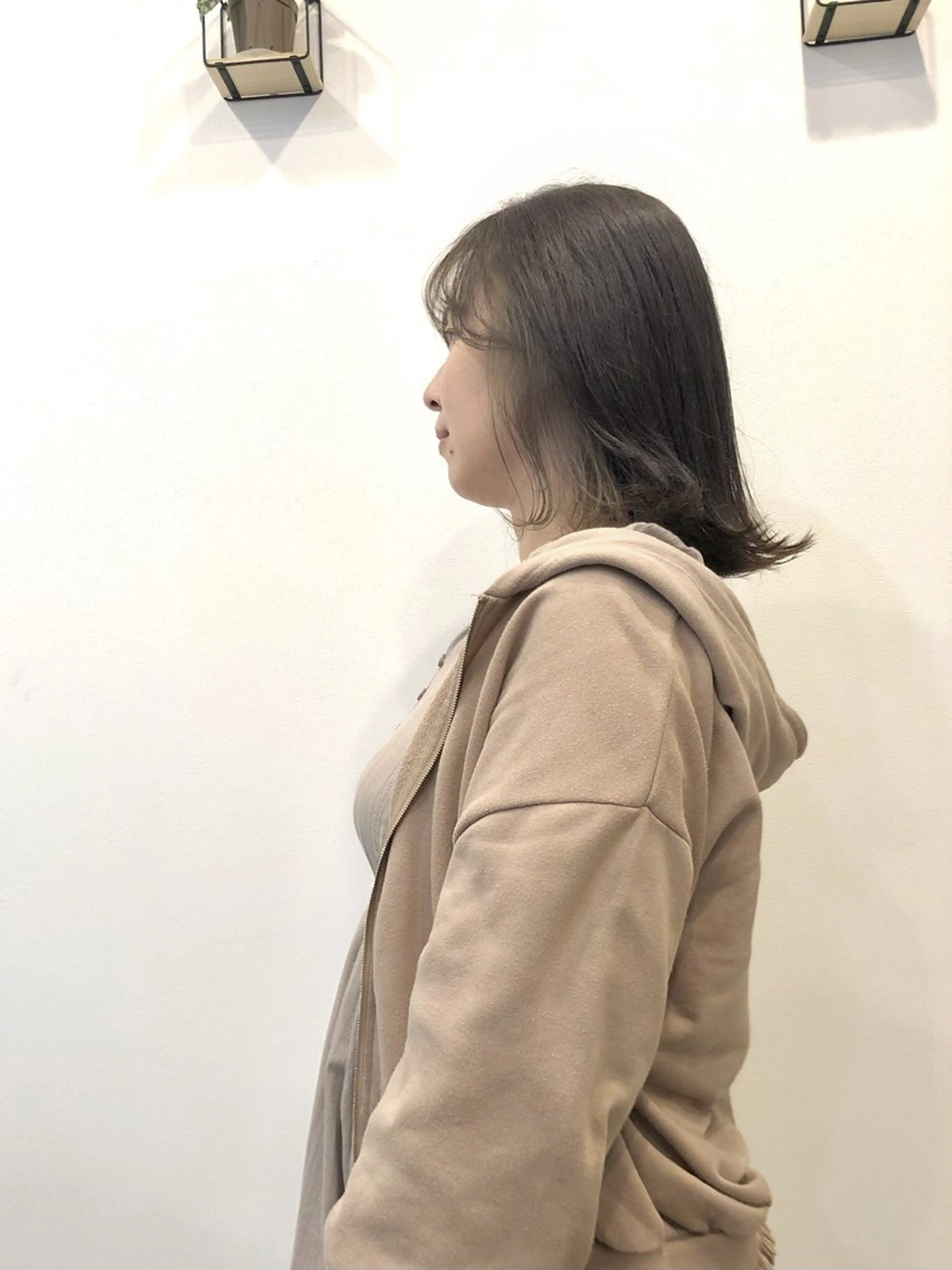 ミディアム カラー ブリーチ デザインカラー イヤリングカラー インナーカラー ヘアルーム カフーのヘアスタイル