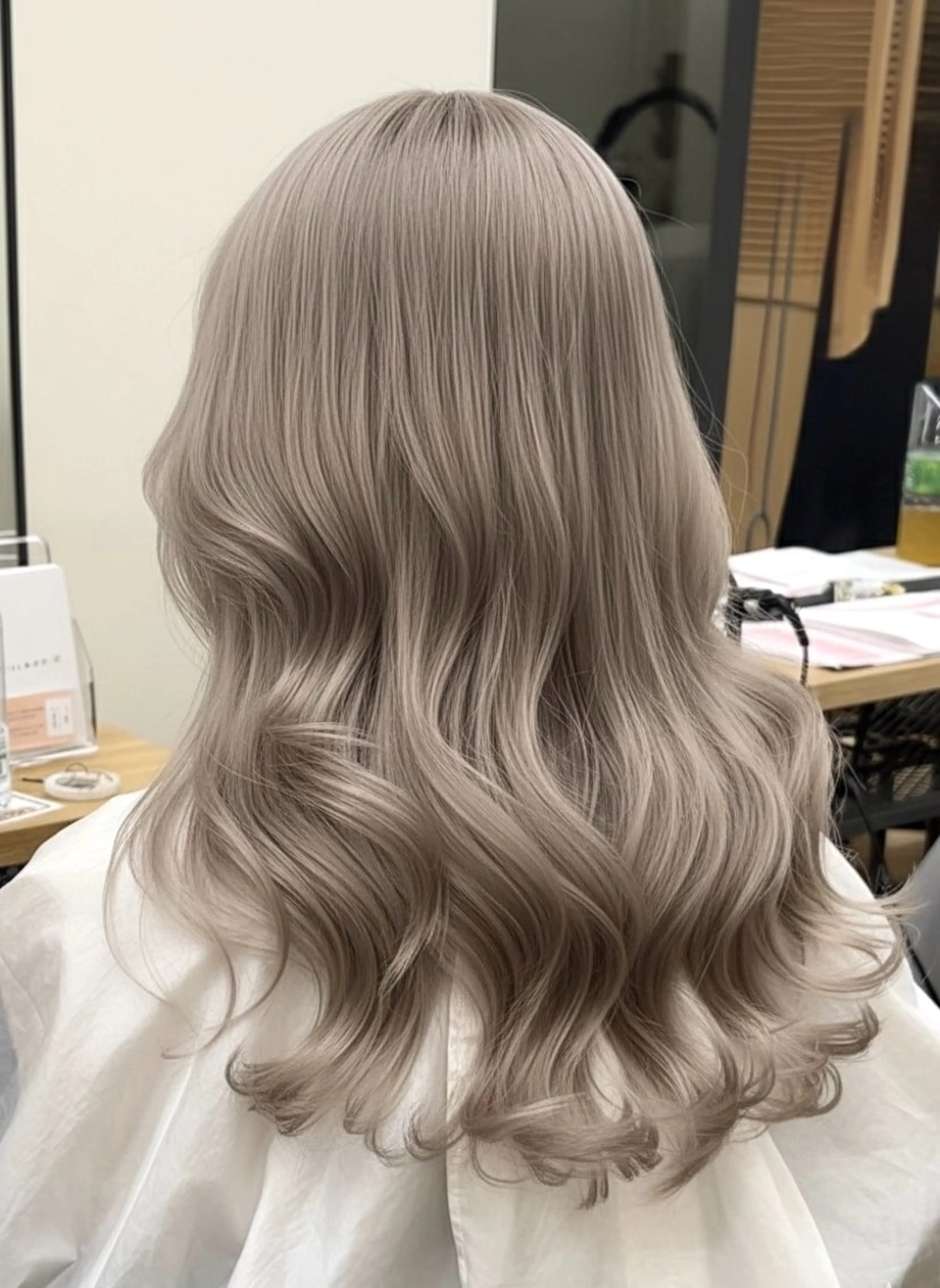 ロング カラー カット ヘアカラー トリートメント 抜きっぱなしブロンド /ハイトーン/カナタのヘアスタイル