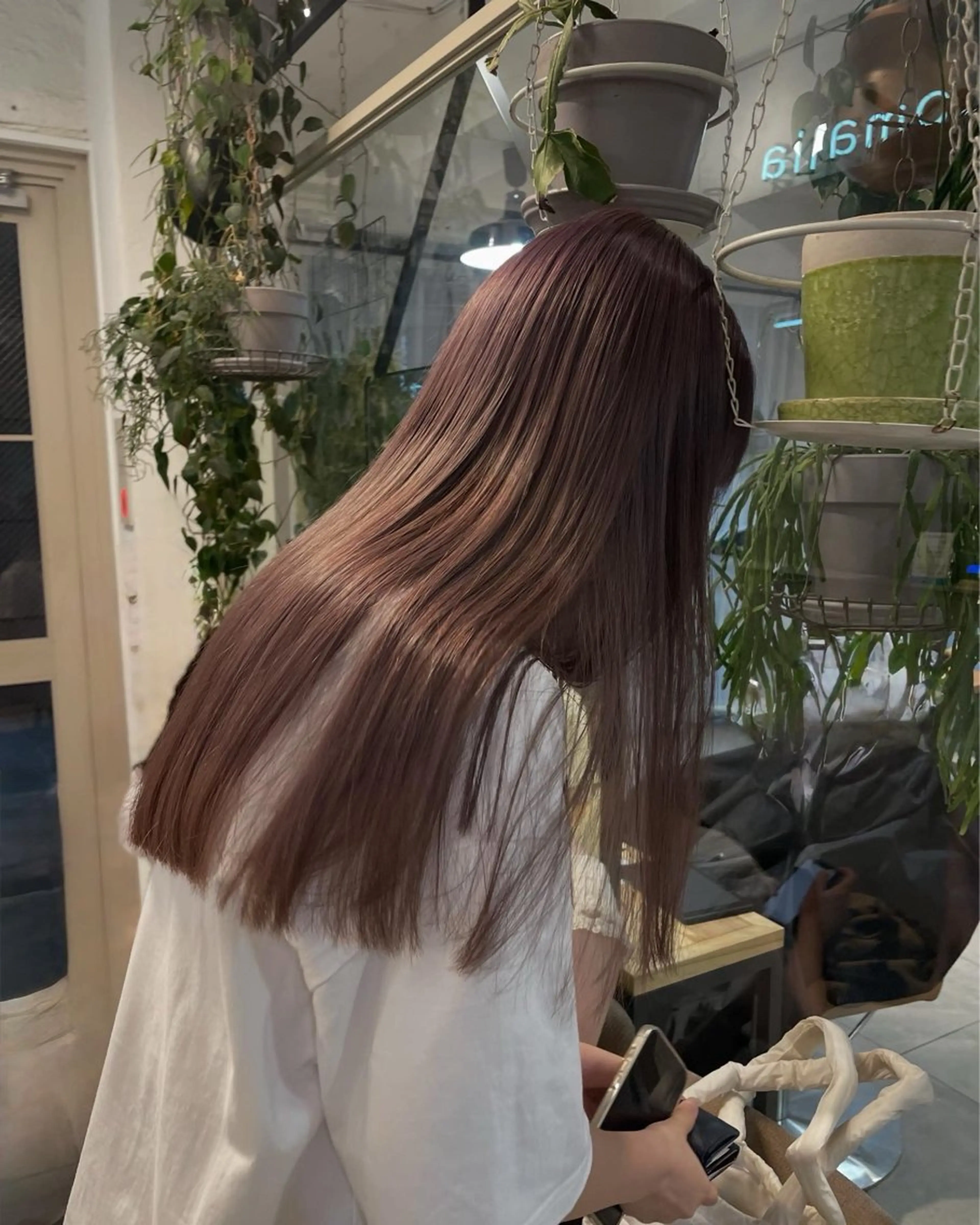 ロング カラー ミルクティー× グレージュMOMOのヘアスタイル