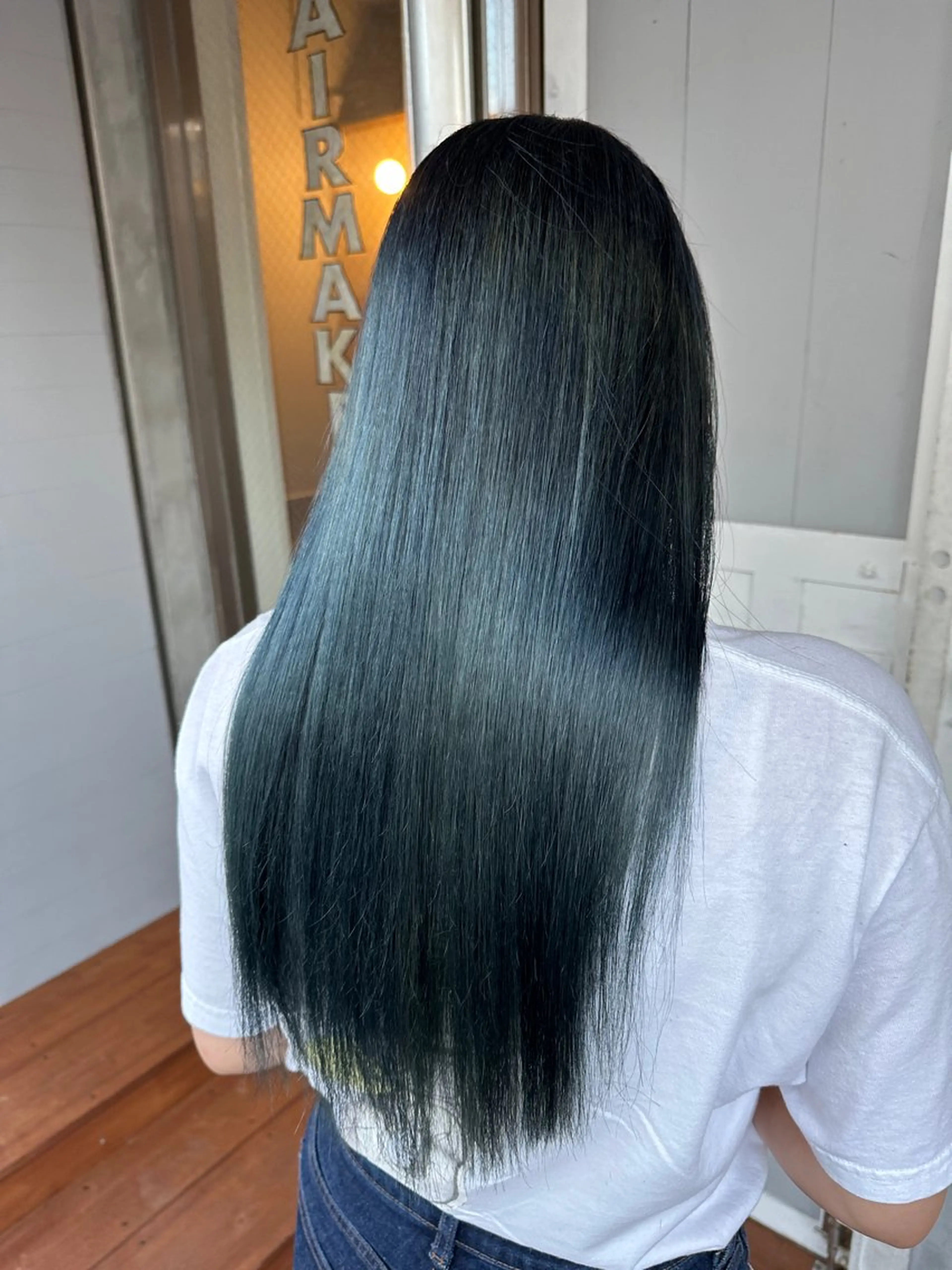 ロング ヘアカラー トリートメント miloc MOMOKAのヘアスタイル