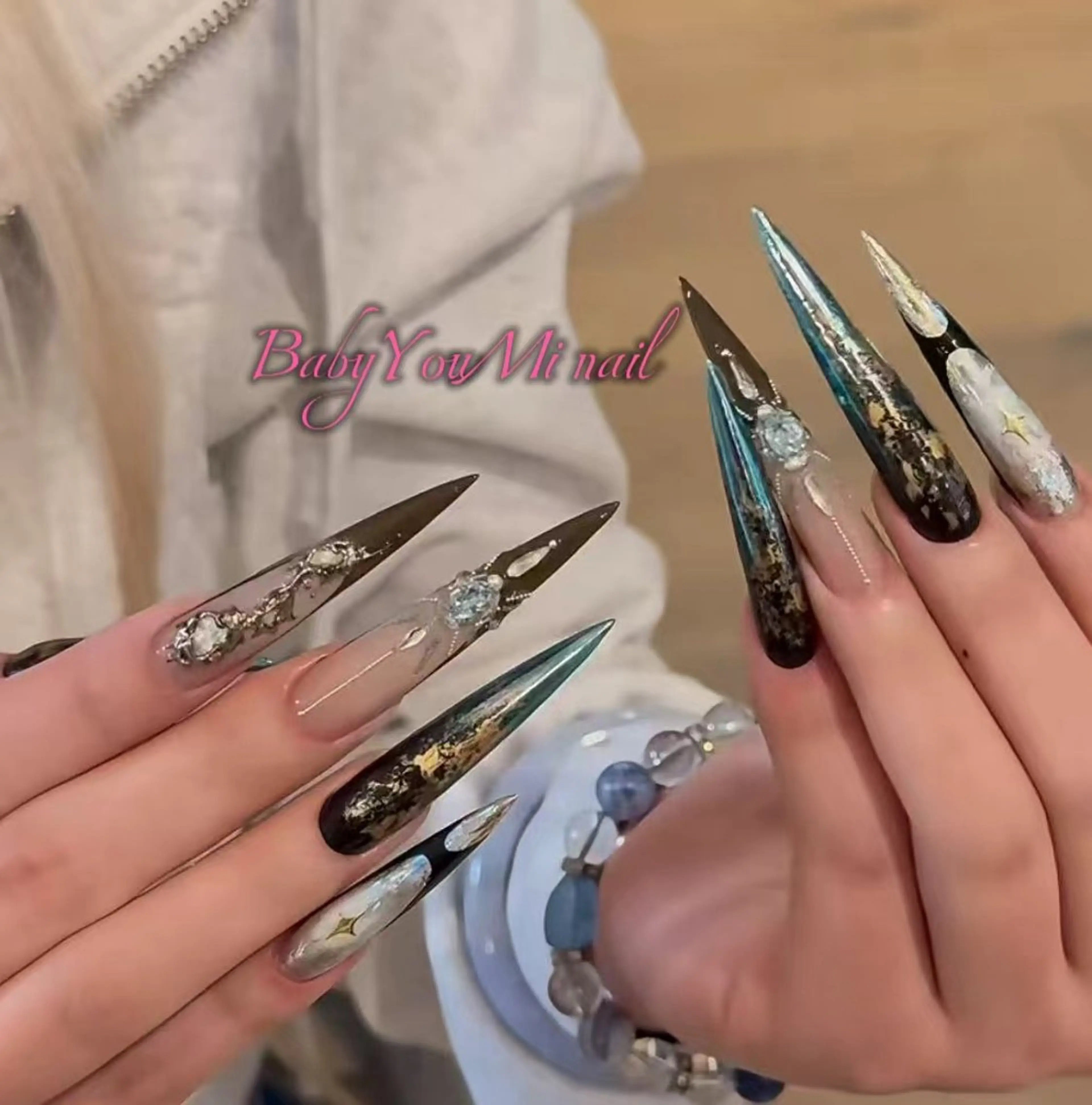 ネイル オーロラネイル フラワーネイル フットネイル フレンチネイル ジェルネイル ハンドネイル BabyYouMi nailのネイルデザイン