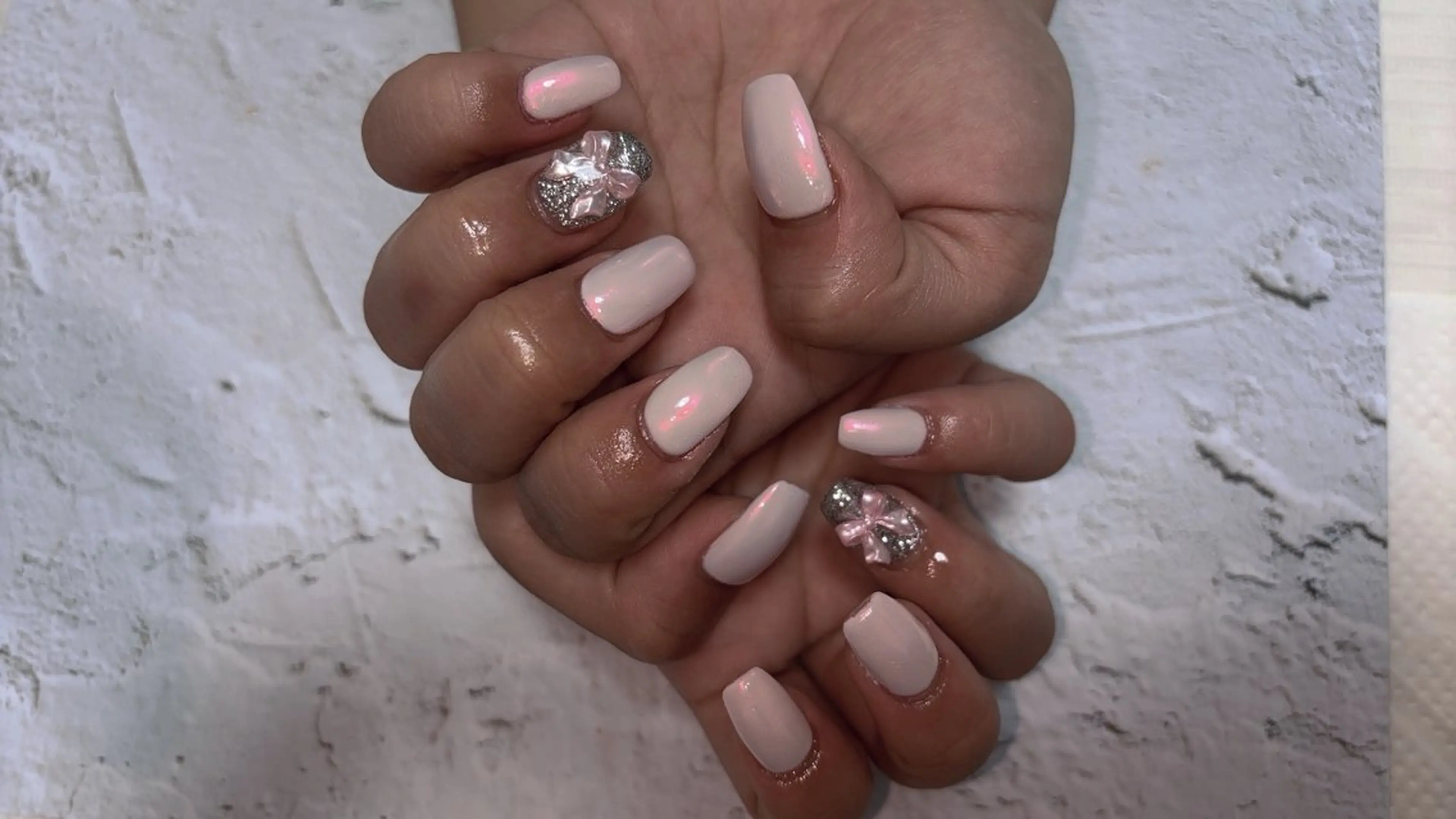 ネイル オーロラネイル ハンドネイル coco nailのネイルデザイン