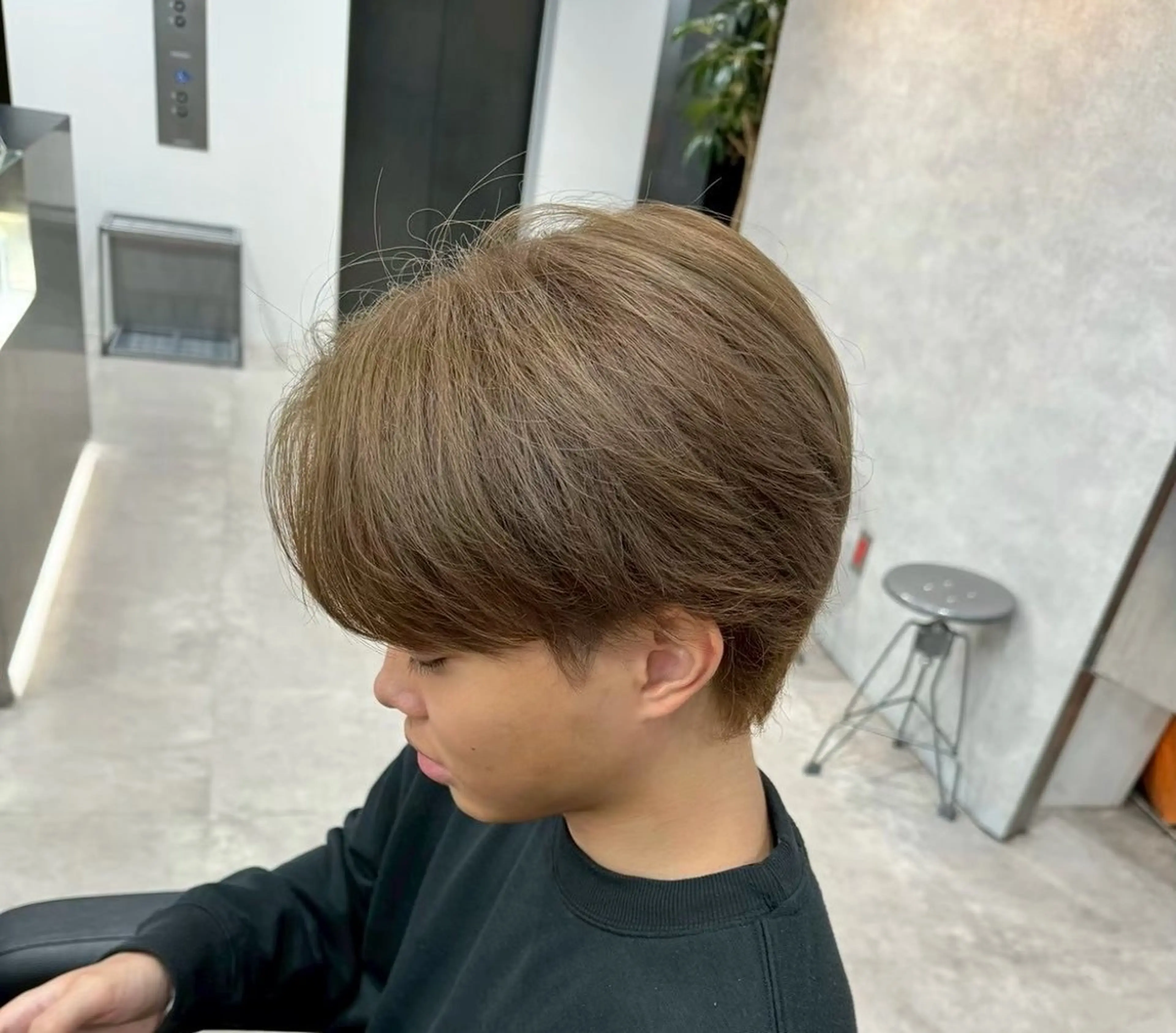 メンズ メンズブリーチ ヘアカラー 飯塚 未蘭のヘアスタイル