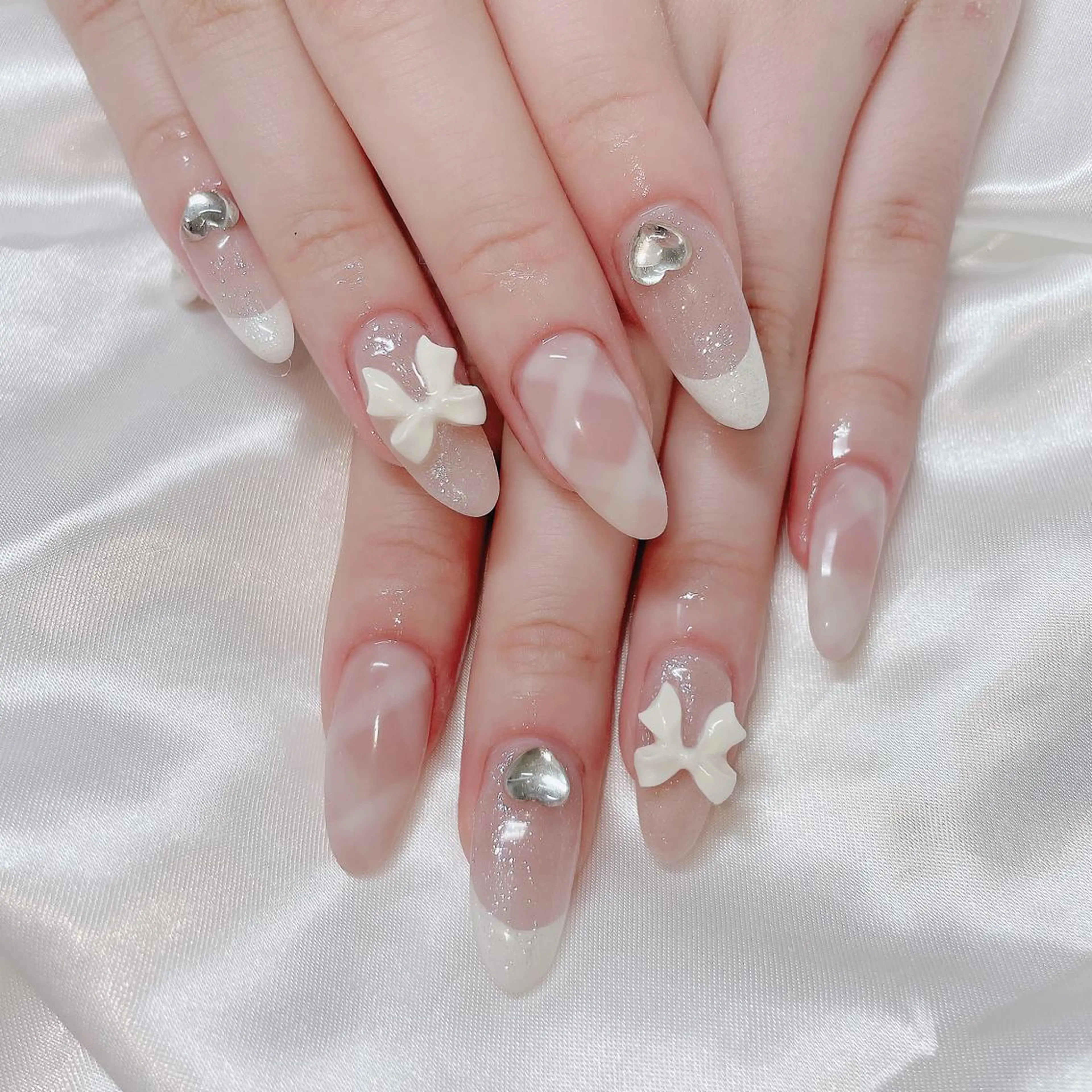 ネイル チークネイル フラッシュネイル フットネイル フレンチネイル キラキラネイル ハンドネイル merci nail所属・merci nailのネイルデザイン
