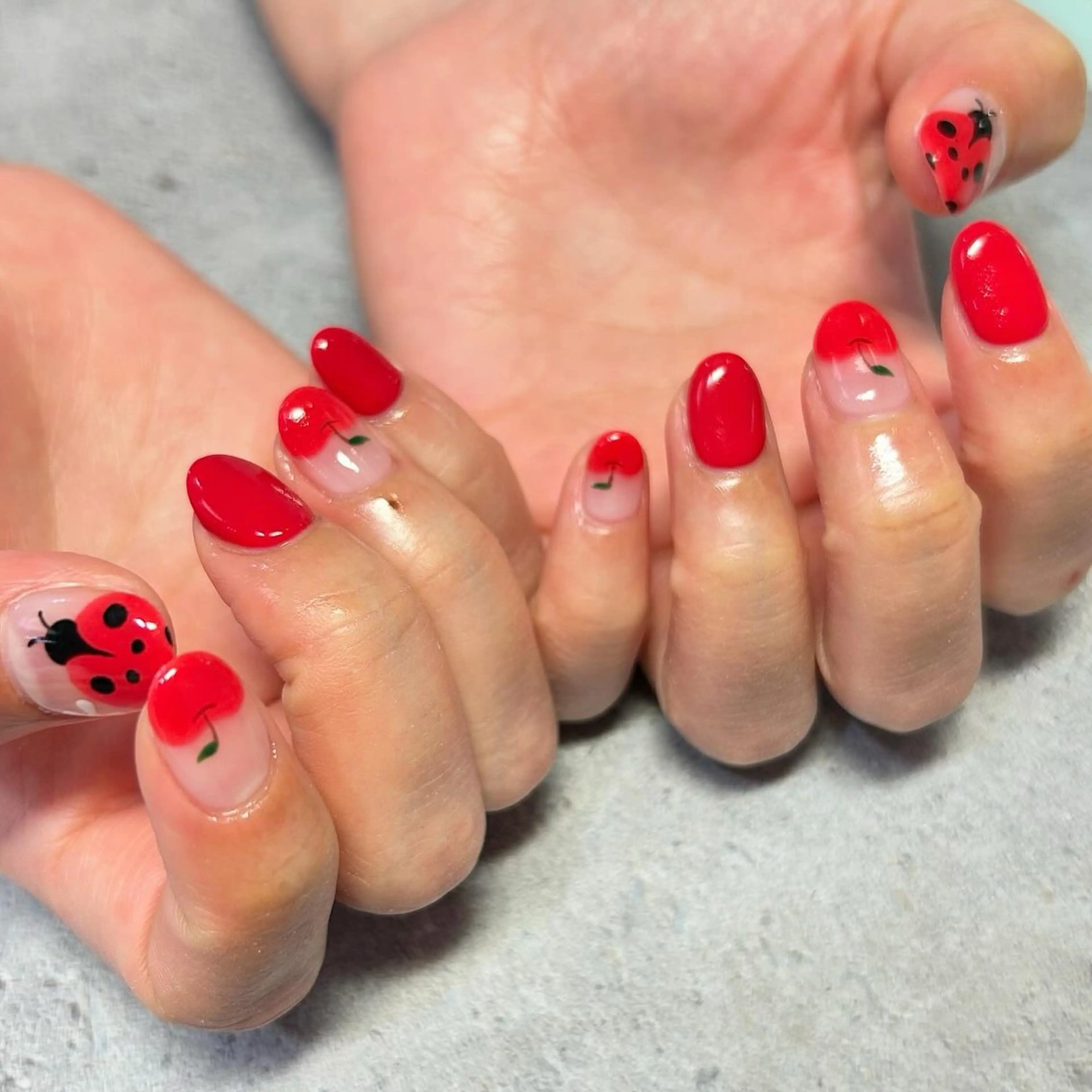 ネイル 野々山 亜美のネイルデザイン