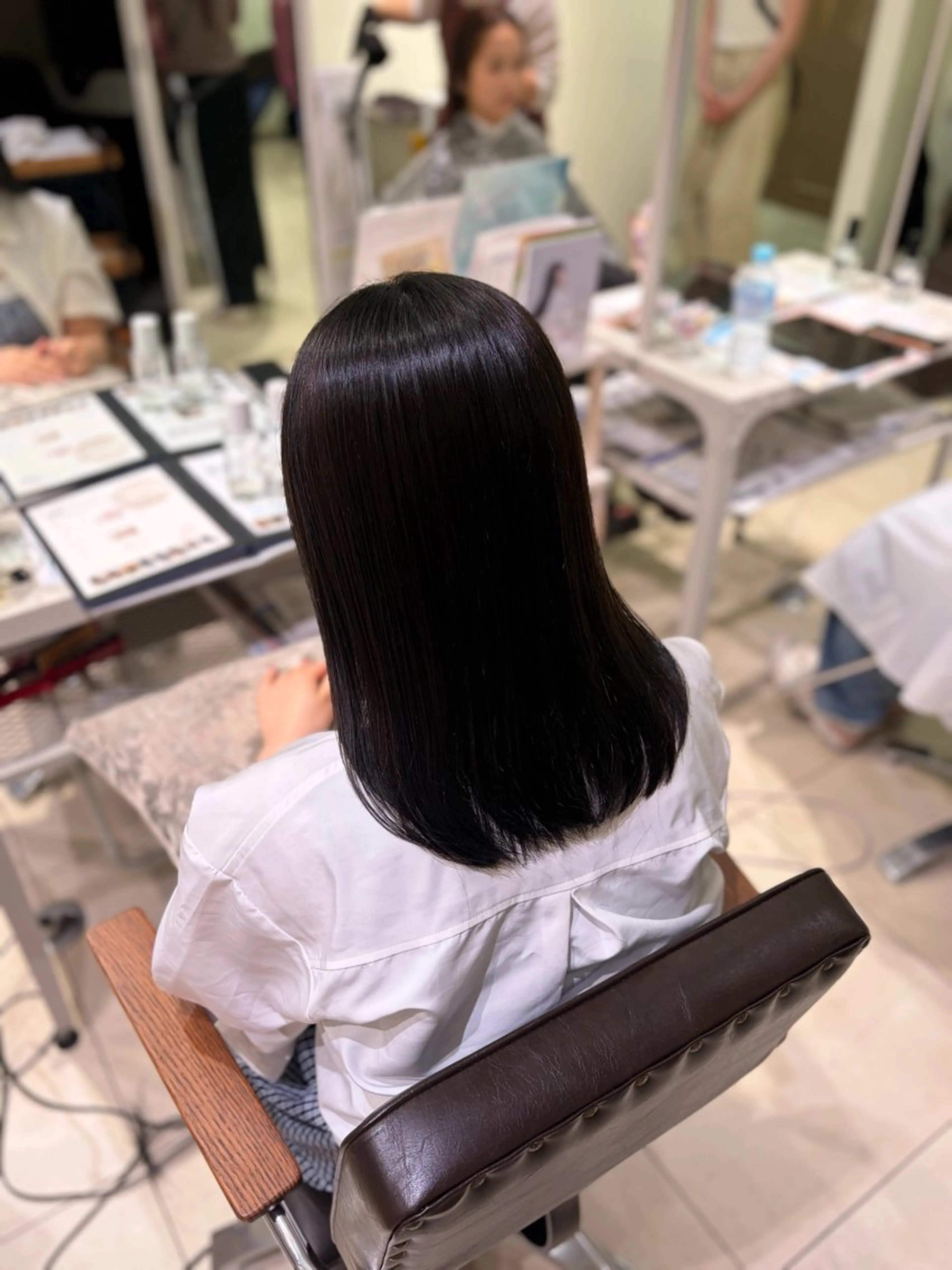 セミロング カット 縮毛矯正 トリートメント Yu-ki🫧 /カラー指名No.1のヘアスタイル