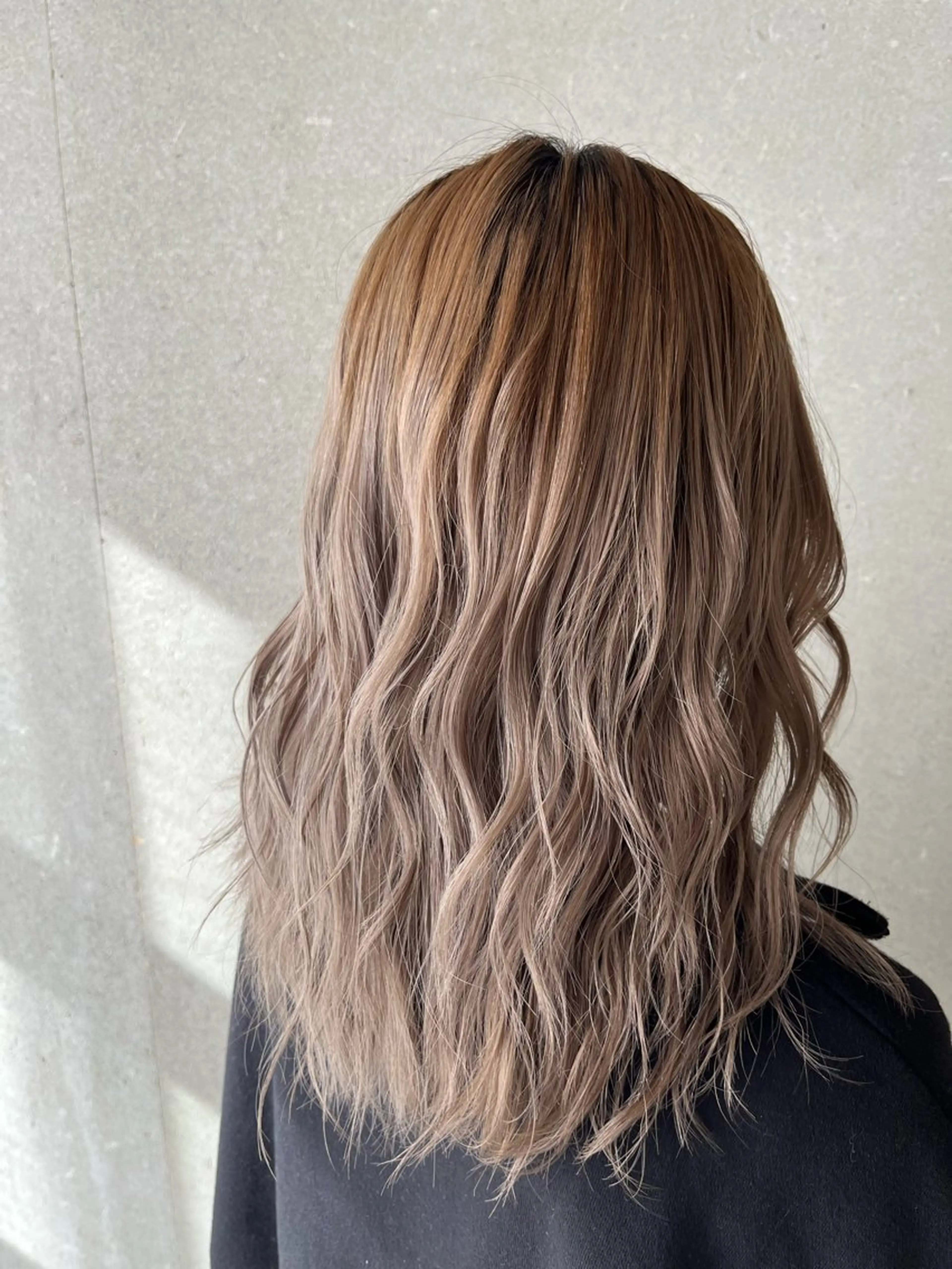 ミディアム カラー ブリーチ 艶髪ブリーチ/レイヤ ー/竹本幸希のヘアスタイル