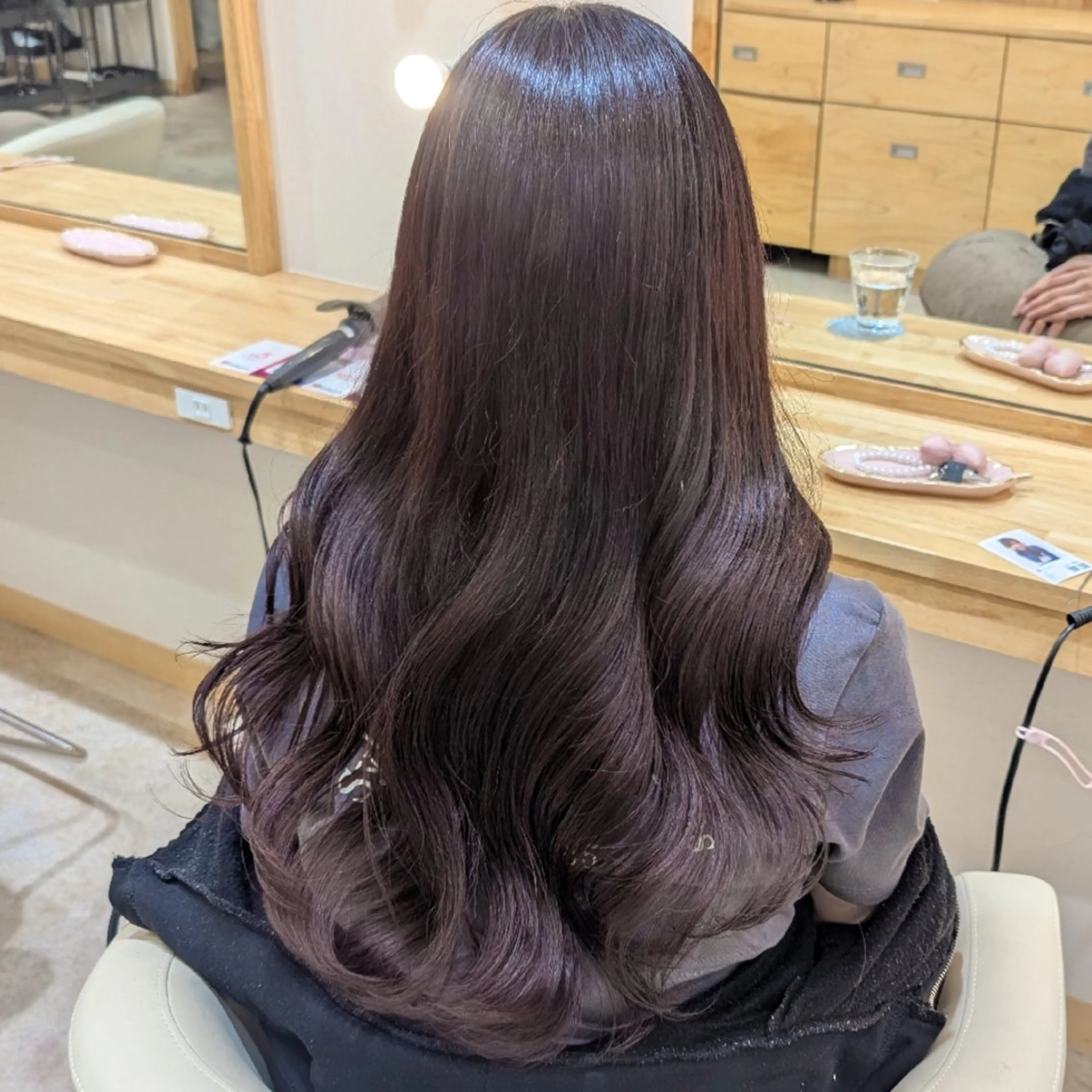 ロング カラー ブリーチ ブラウンカラー ラベンダーカラー ブリーチなしカラー 彩桜/艶カラー/小顔 に見せるカット✂のヘアスタイル