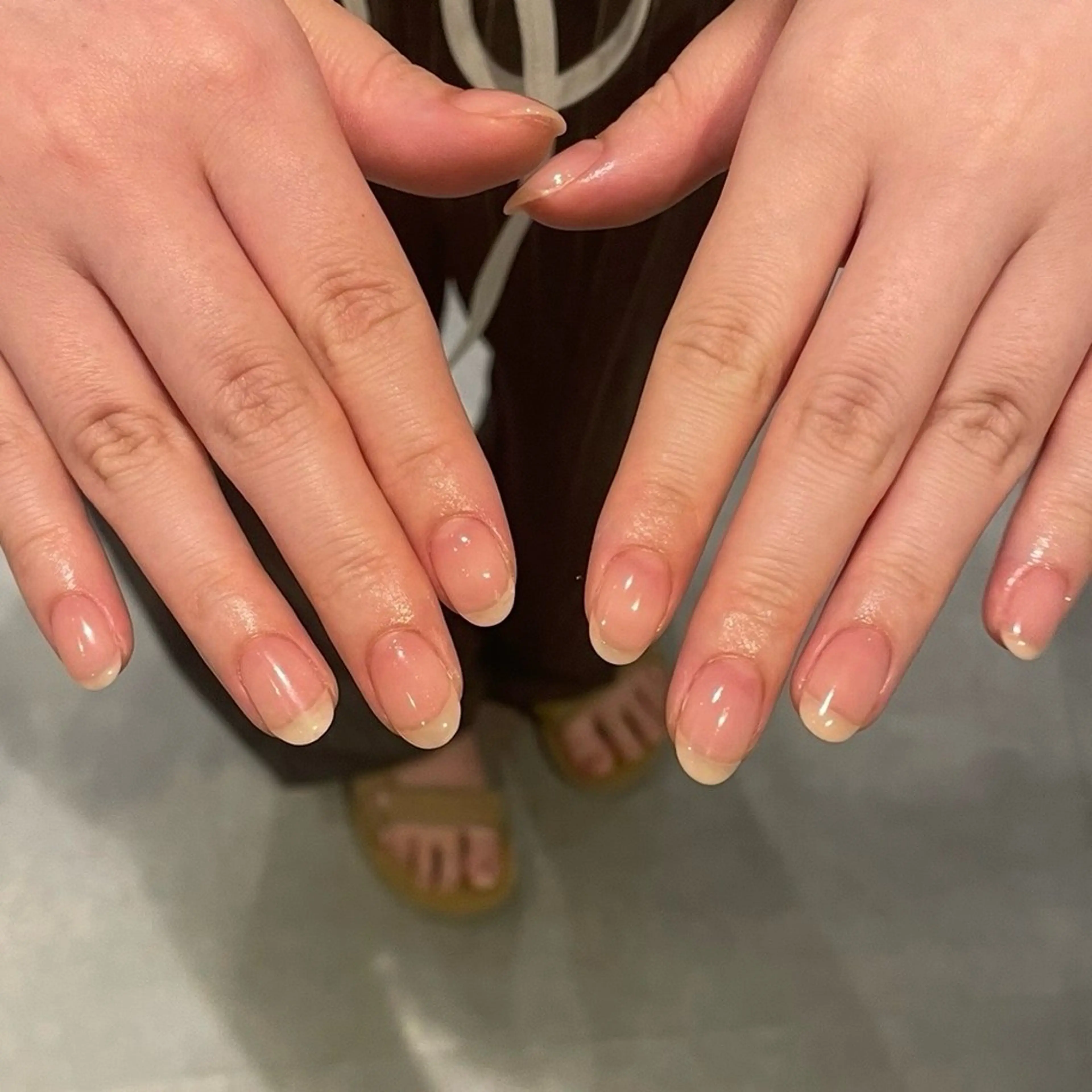 ネイル ハンドネイル 𝑟𝑖𝑠𝑎 🕯🤍のネイルデザイン