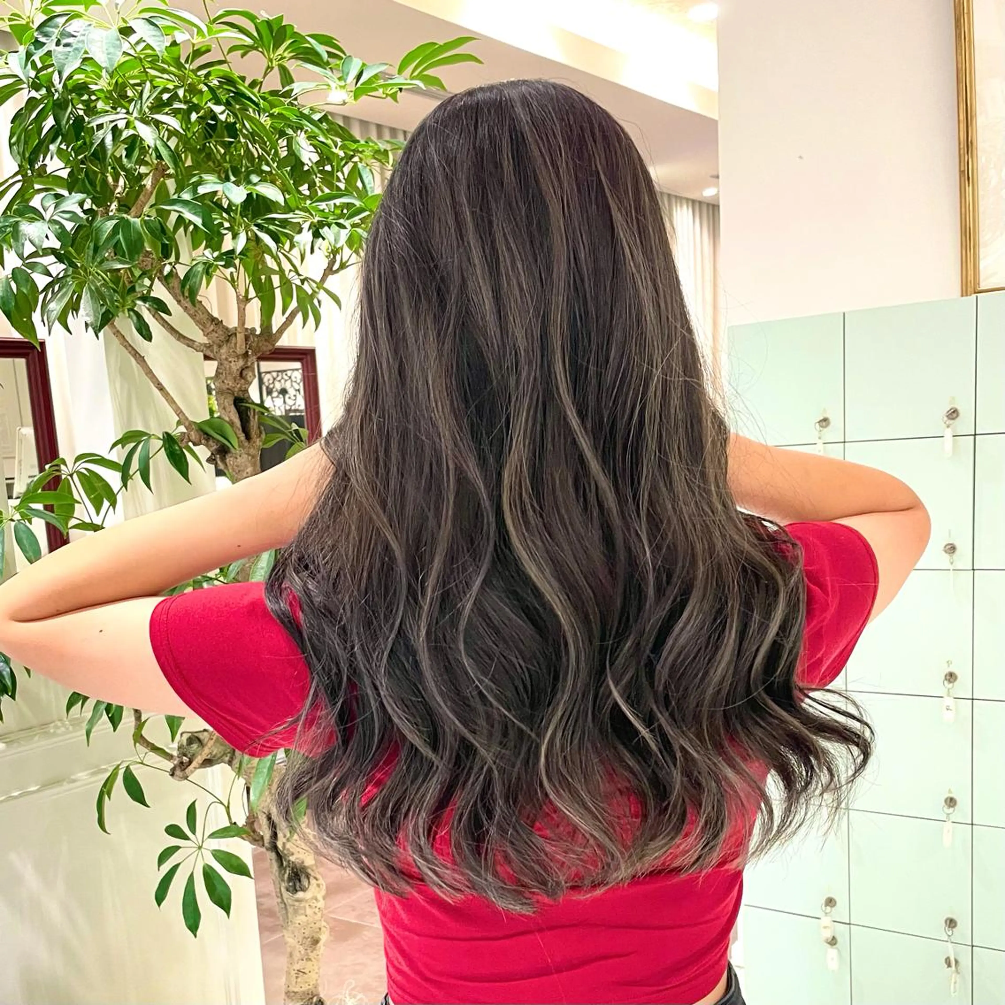 ロング カラー ヘアアレンジ 🧸ハイトーン🧸 ゆっきー🧸のヘアスタイル