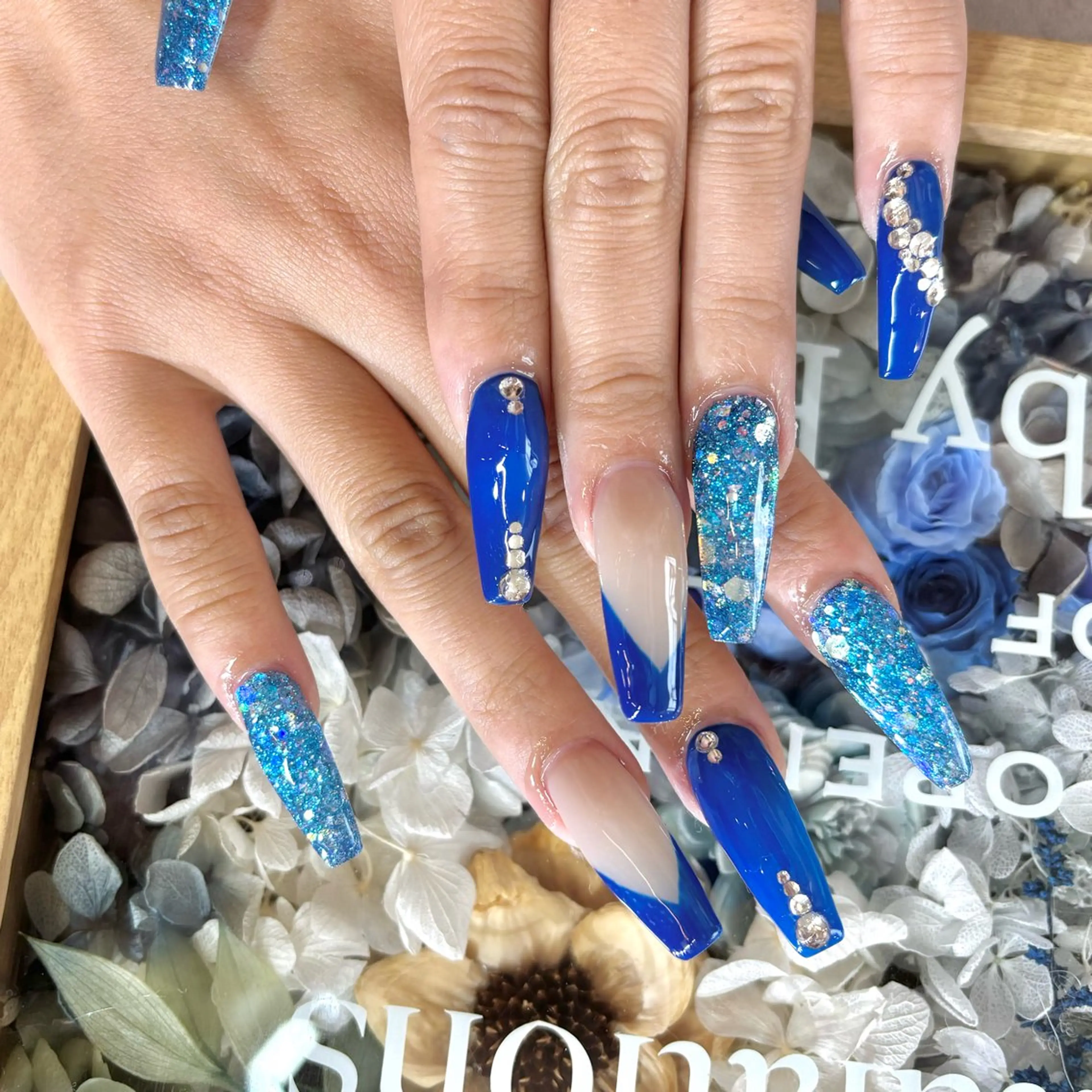 ネイル ジェルネイル ロングネイル スカルプネイル 夏ネイル ハンドネイル Chipie_ ayanoのネイルデザイン