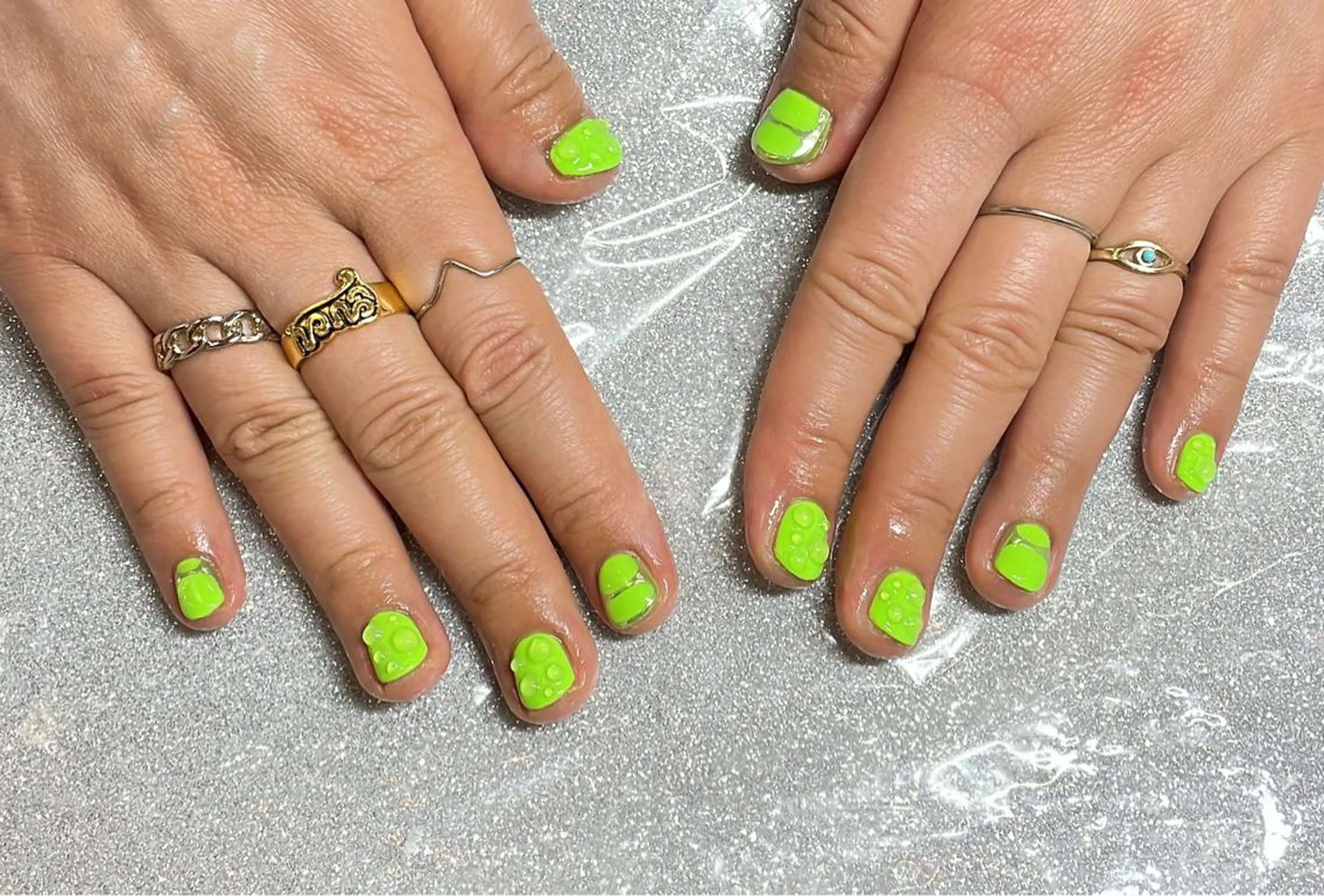 ネイル ハンドネイル VIERU 🌈🎀💖のネイルデザイン