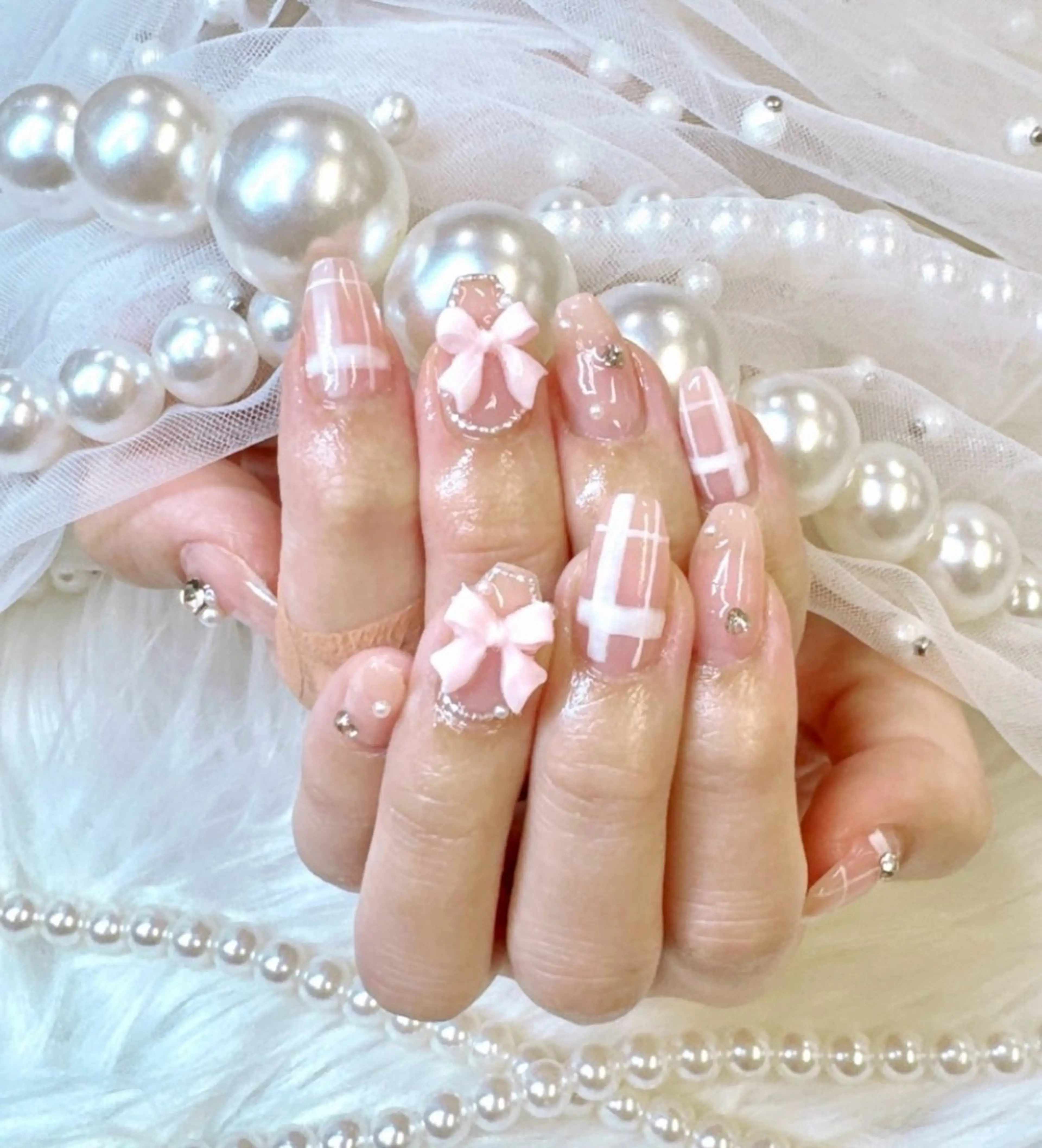ネイル フレンチネイル ガラスフレンチ キラキラネイル マグネットネイル マグネットフレンチ ハンドネイル Queeens nailのネイルデザイン