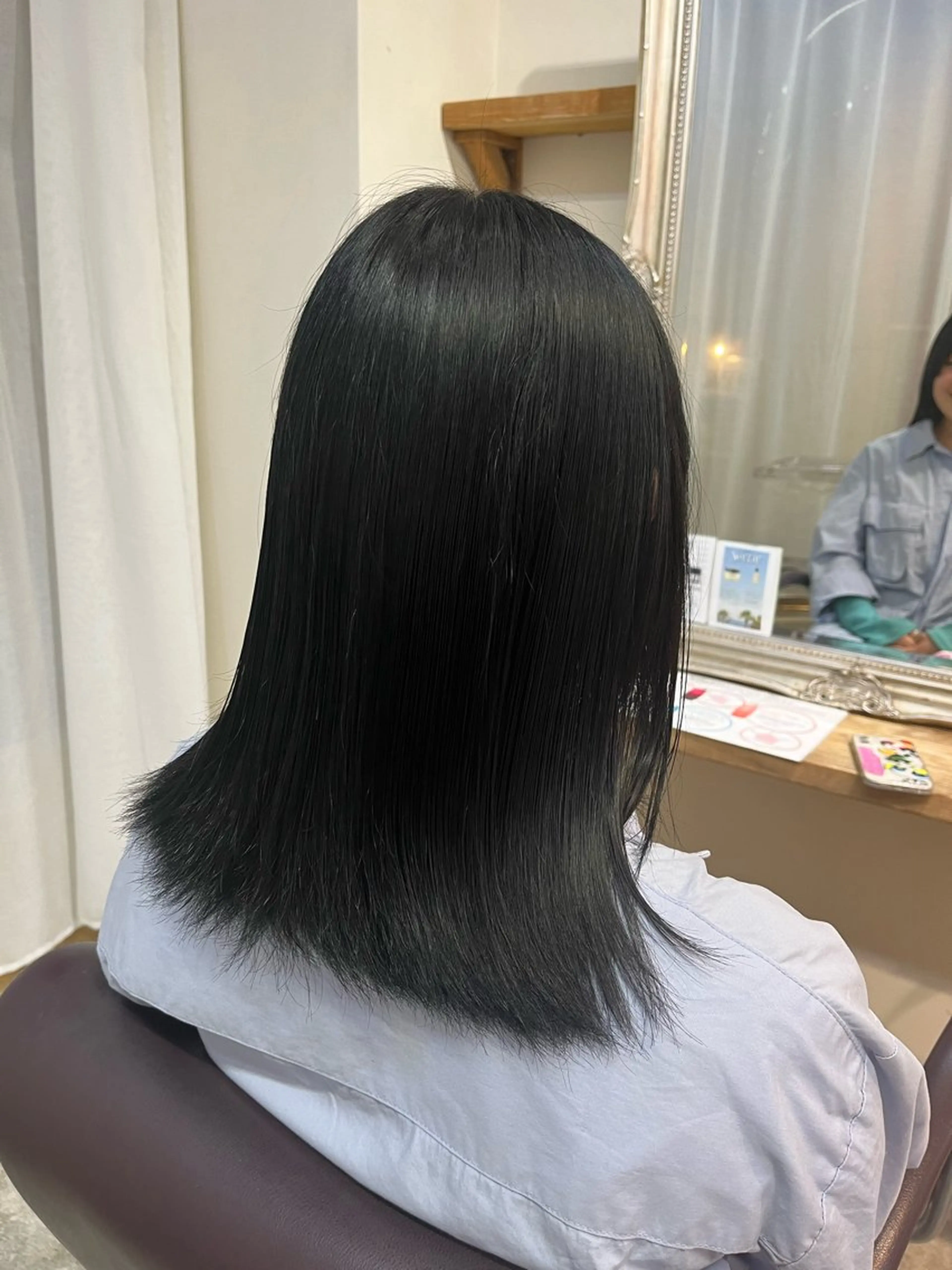 セミロング ヘアカラー フェザーパーマ🌙 毛流れ yuzukiのヘアスタイル