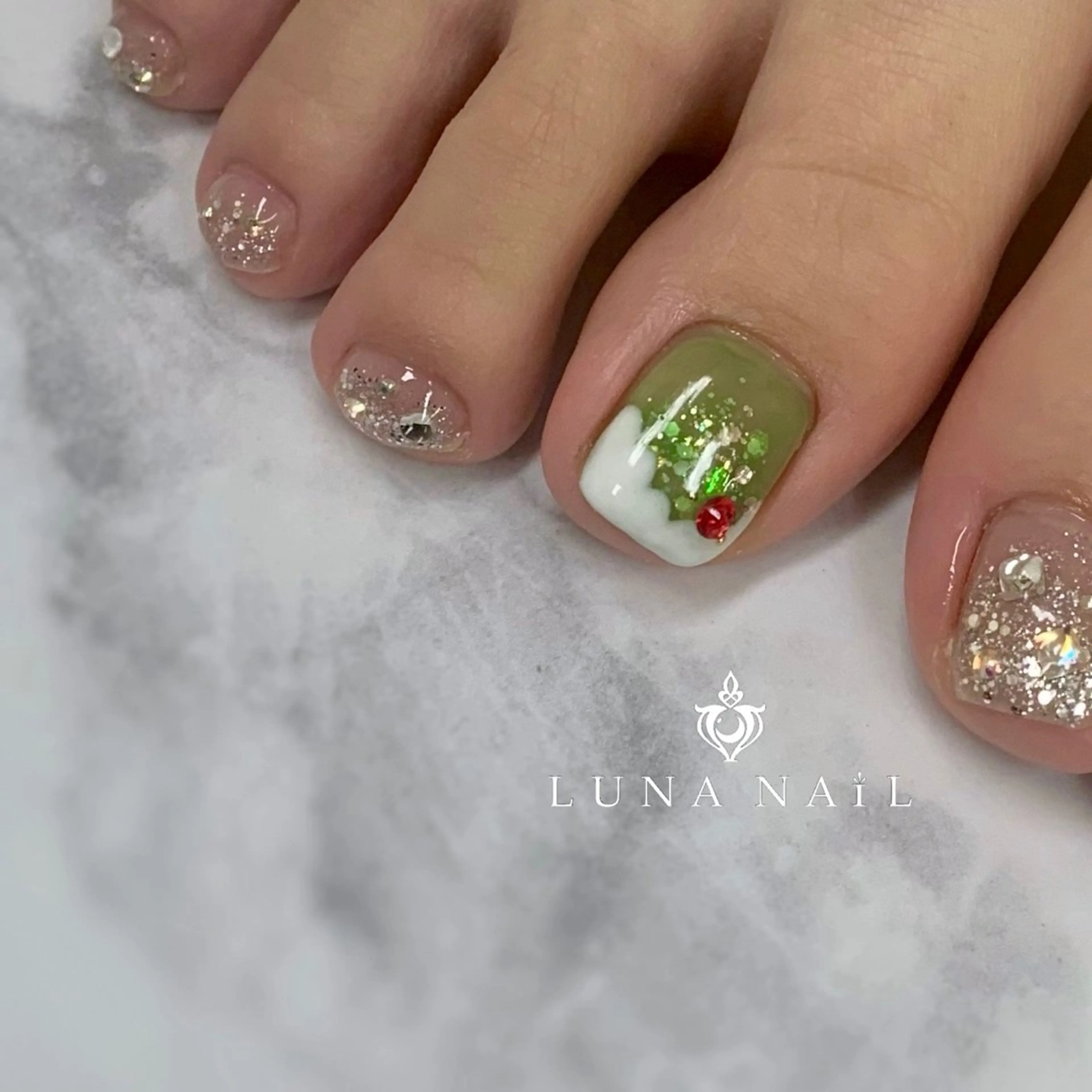 ネイル フットネイル アトリエ　ミモザ所属・いまむら あかりのネイルデザイン