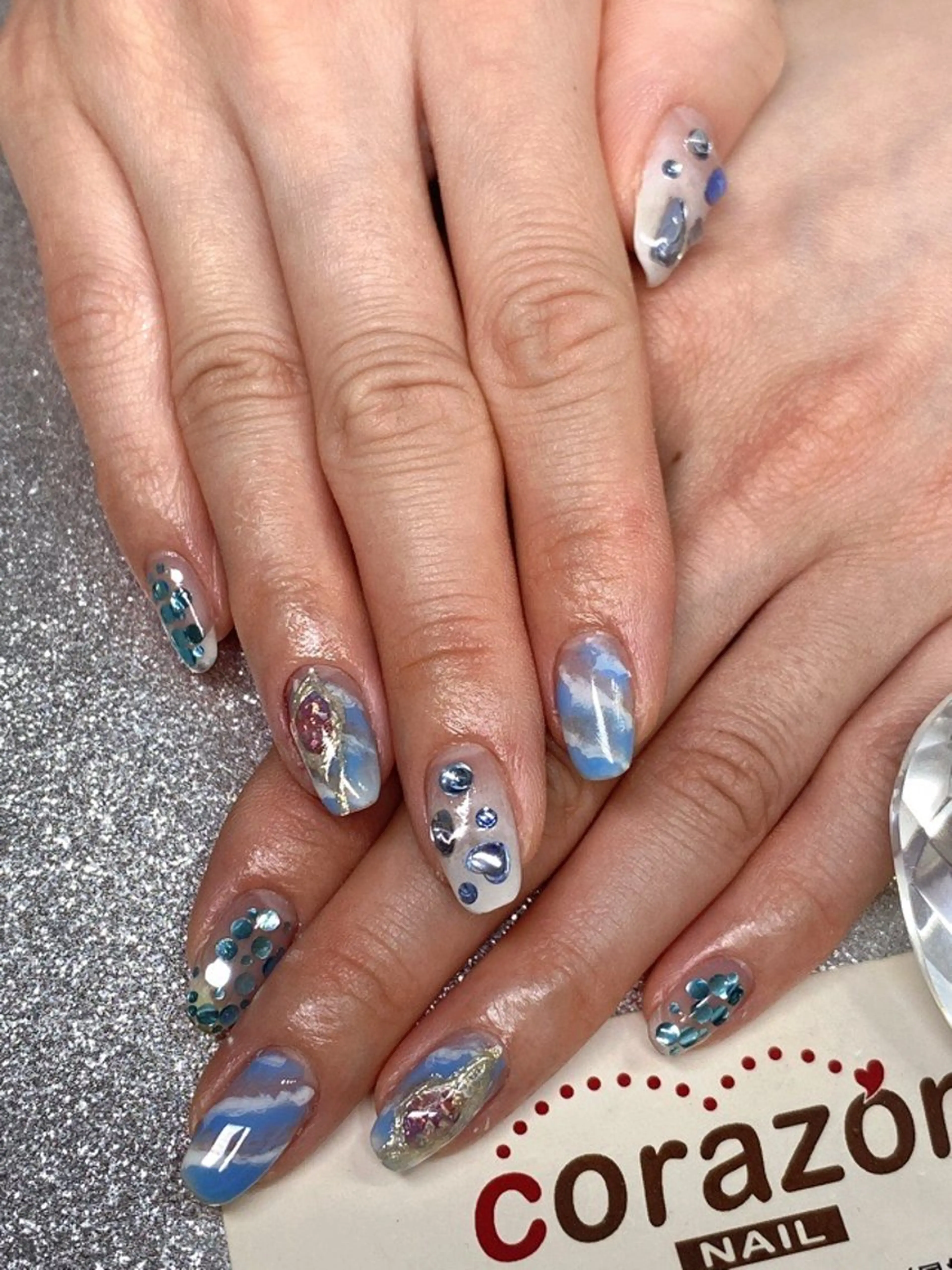 ネイル ドット ジェルネイル グラデーション 水色 ストーンネイル corazon所属・ネイリスト aicoのネイルデザイン