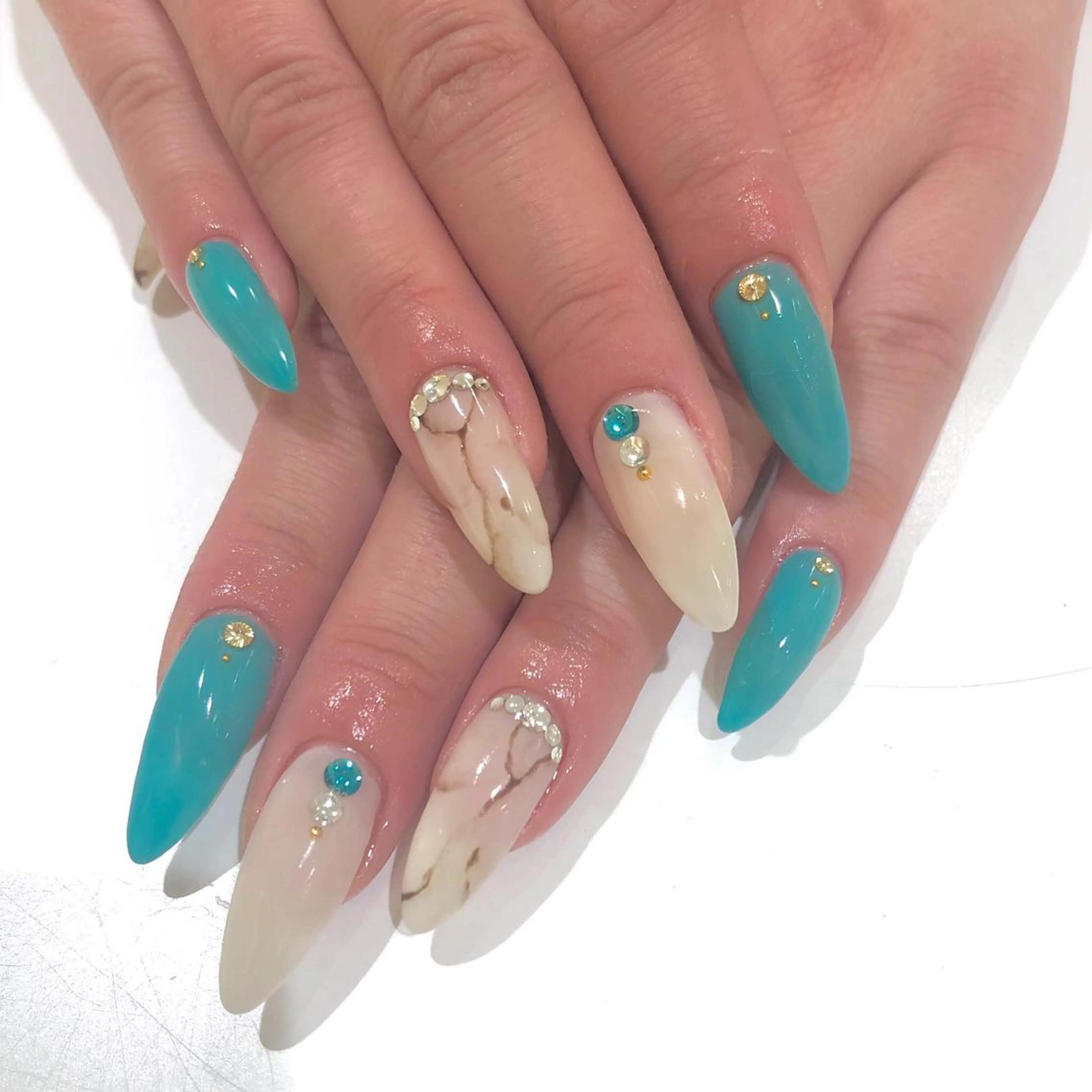 ネイル 矢崎 千春のネイルデザイン