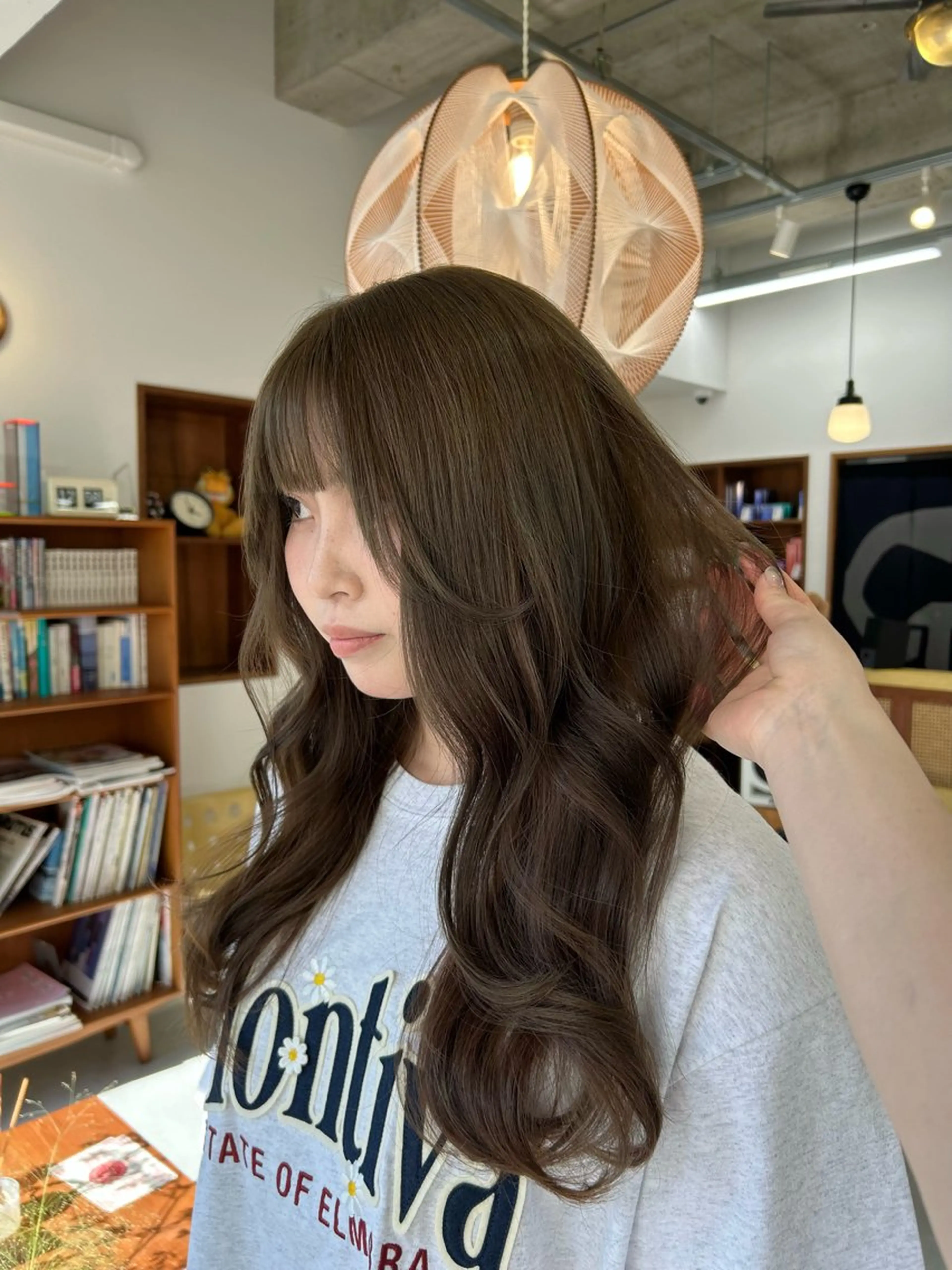 ロング カラー ブリーチ ダブルカラー ブリーチなしカラー レイヤーカット 藤原 あかりのヘアスタイル