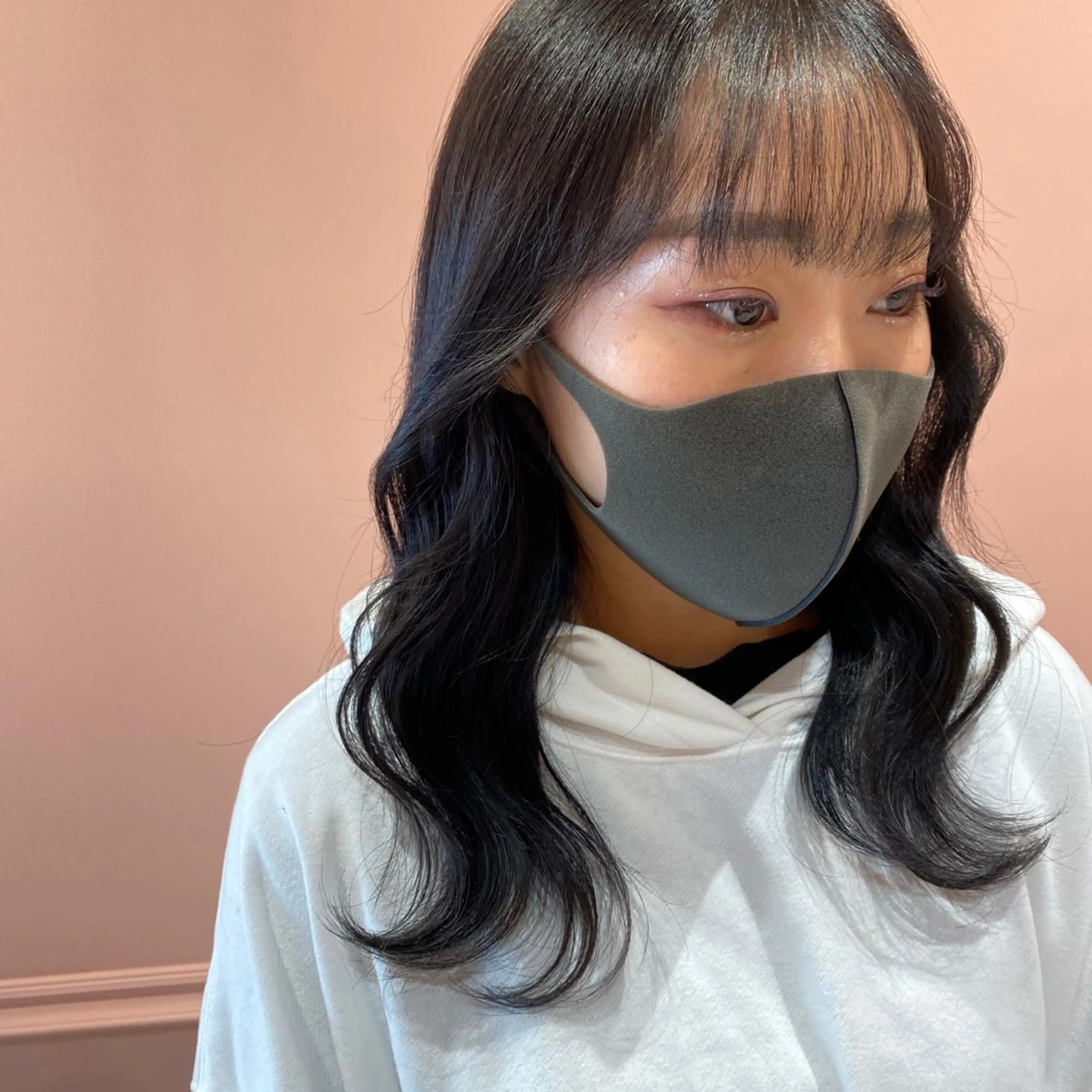 セミロング カラー 黒髪 ブルーカラー ブルーブラック ヘアカラー トリートメント MOE🐈‍⬛🎀 エクステ/ワンホンのヘアスタイル