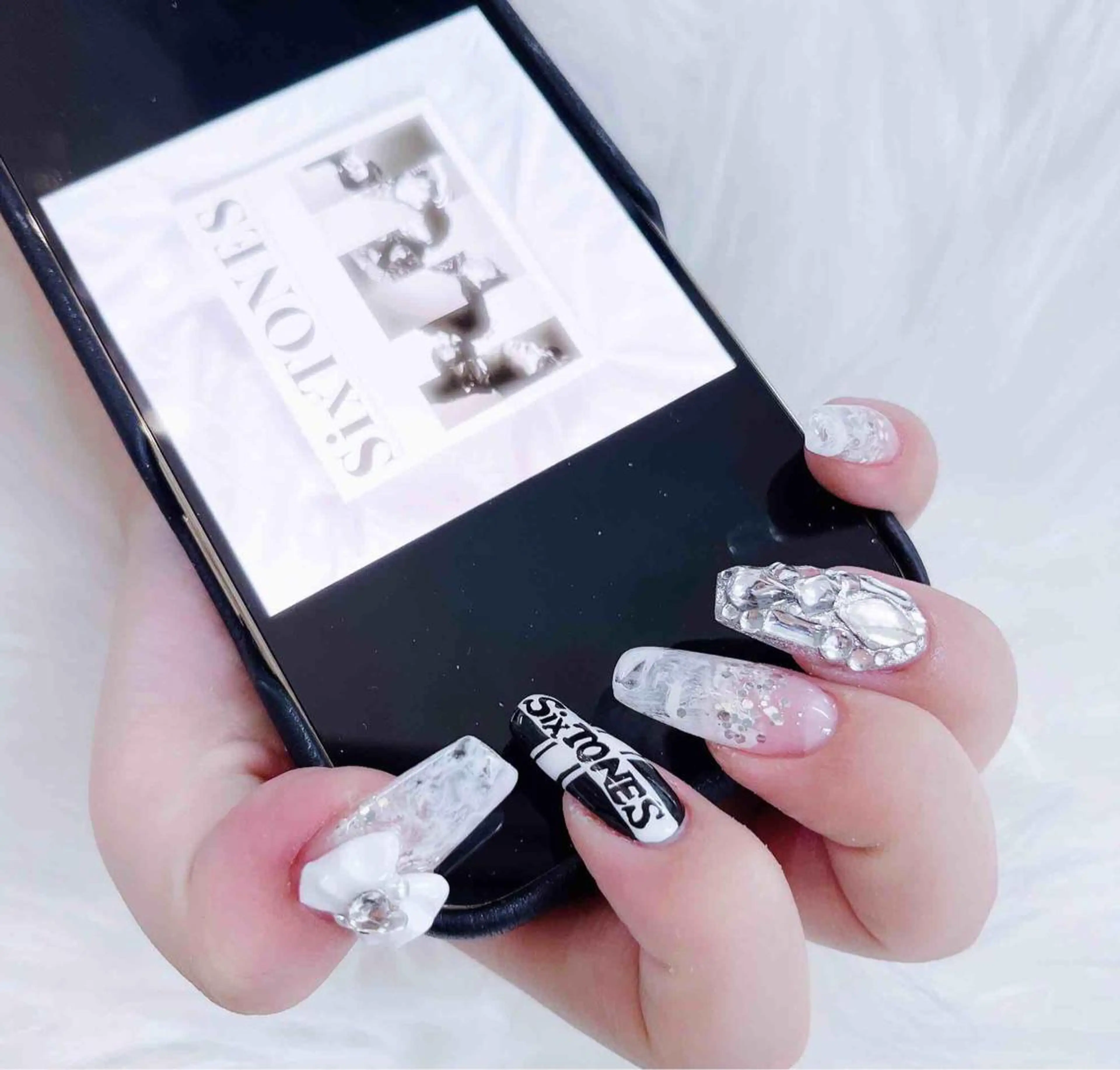 ネイル ハンドネイル MoonNail ユリ🌸のネイルデザイン