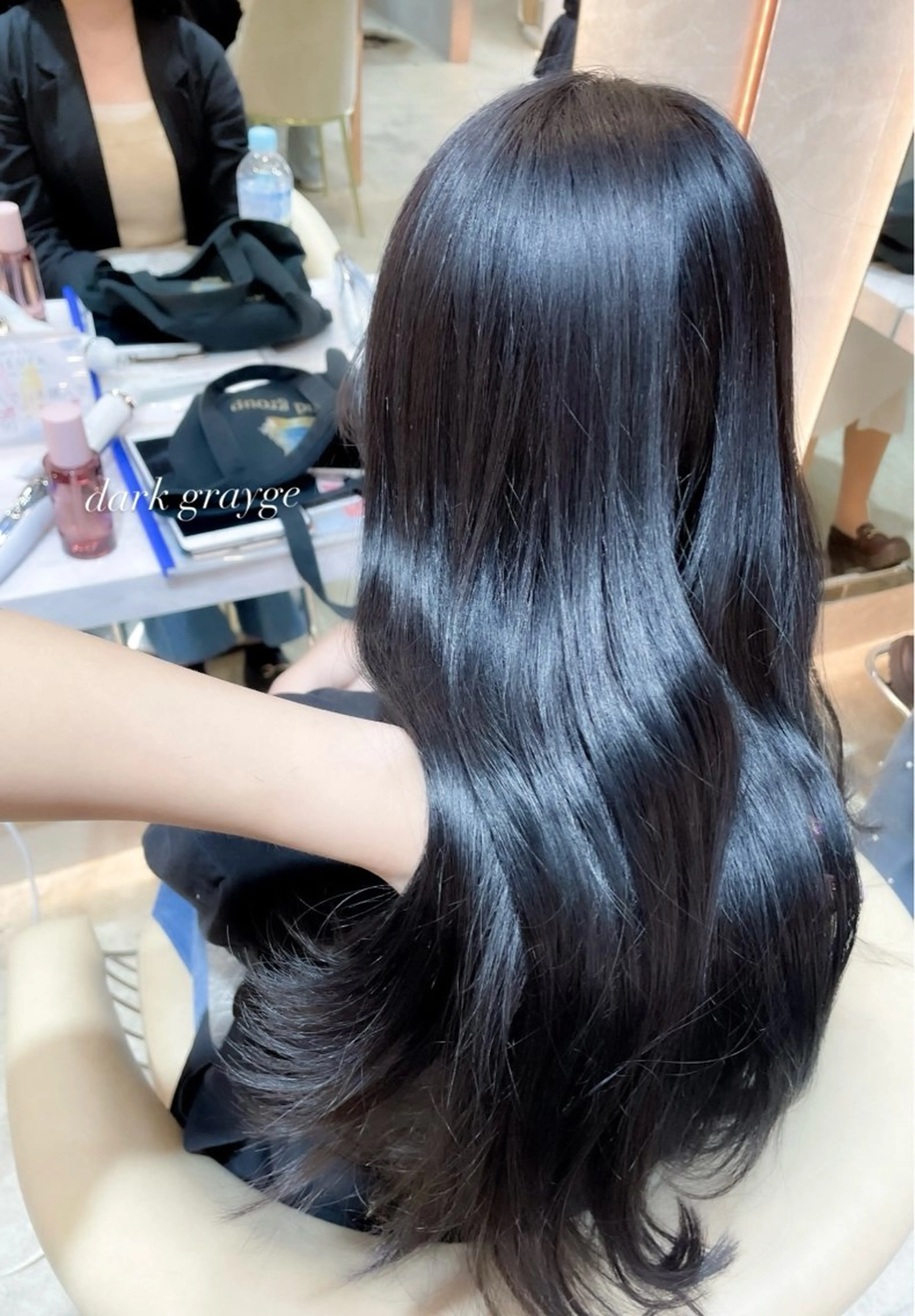 ロング カラー ヘアカラー トリートメント 透明感カラー／韓国 レイヤーmomokaのヘアスタイル