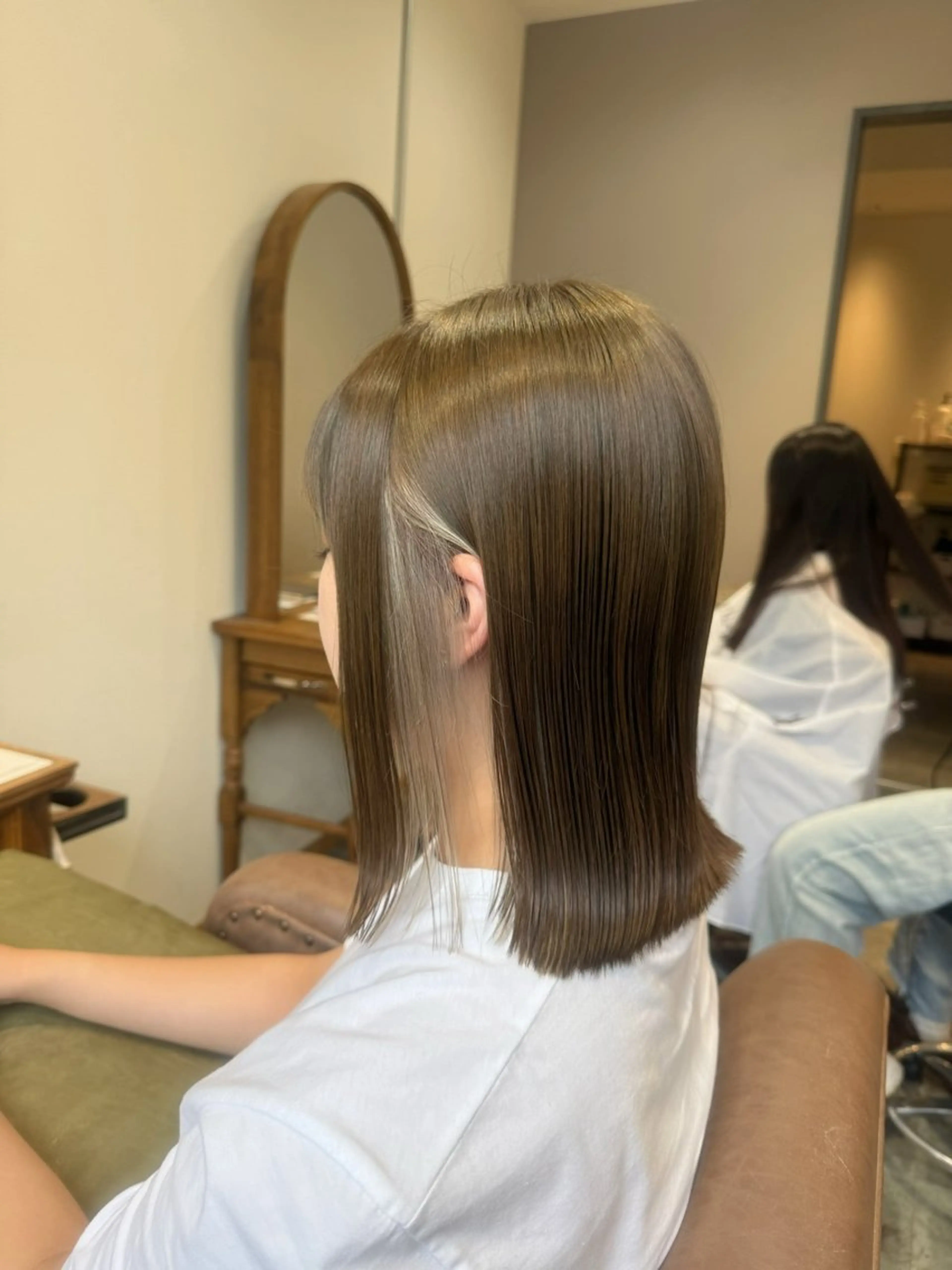 ミディアム カット ヘアカラー 大坪 壱成のヘアスタイル