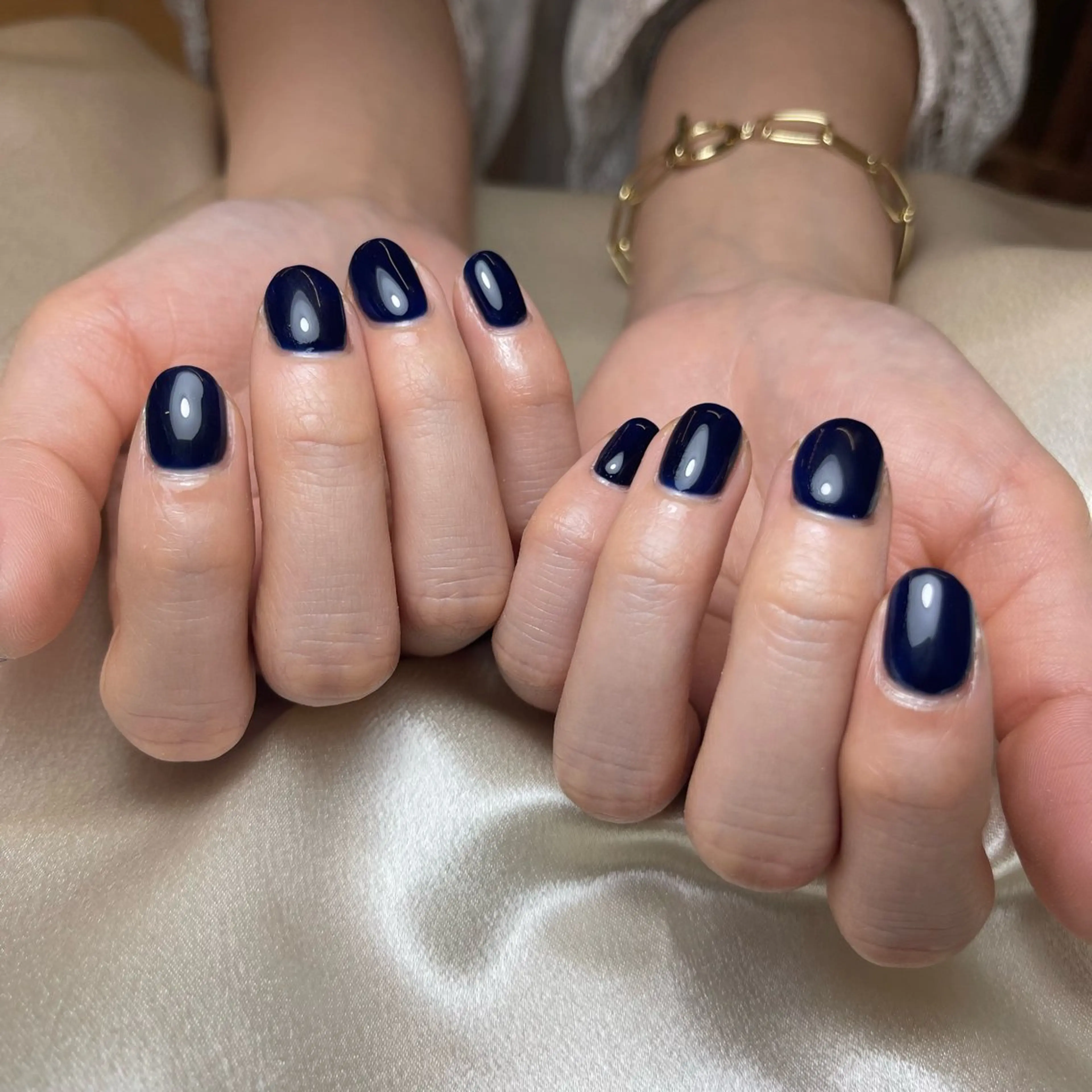 ネイル ネイビー ワンカラーネイル ハンドネイル 🧁fein. nana🩵のネイルデザイン