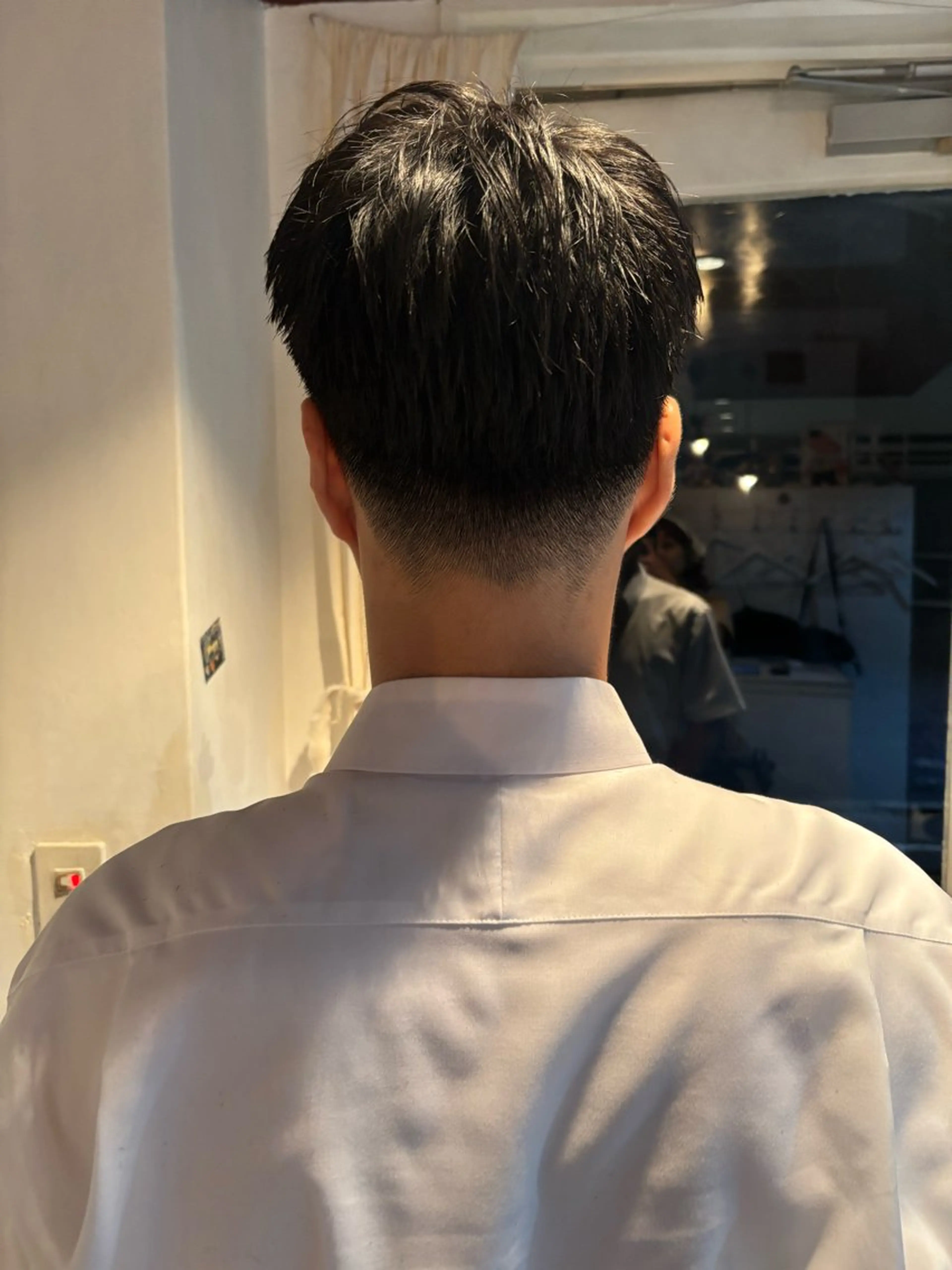 ショート パーマ メンズ センターパート フェードカット 刈り上げ ショートヘア 中目黒メンズ刈り上げ Harunaのヘアスタイル