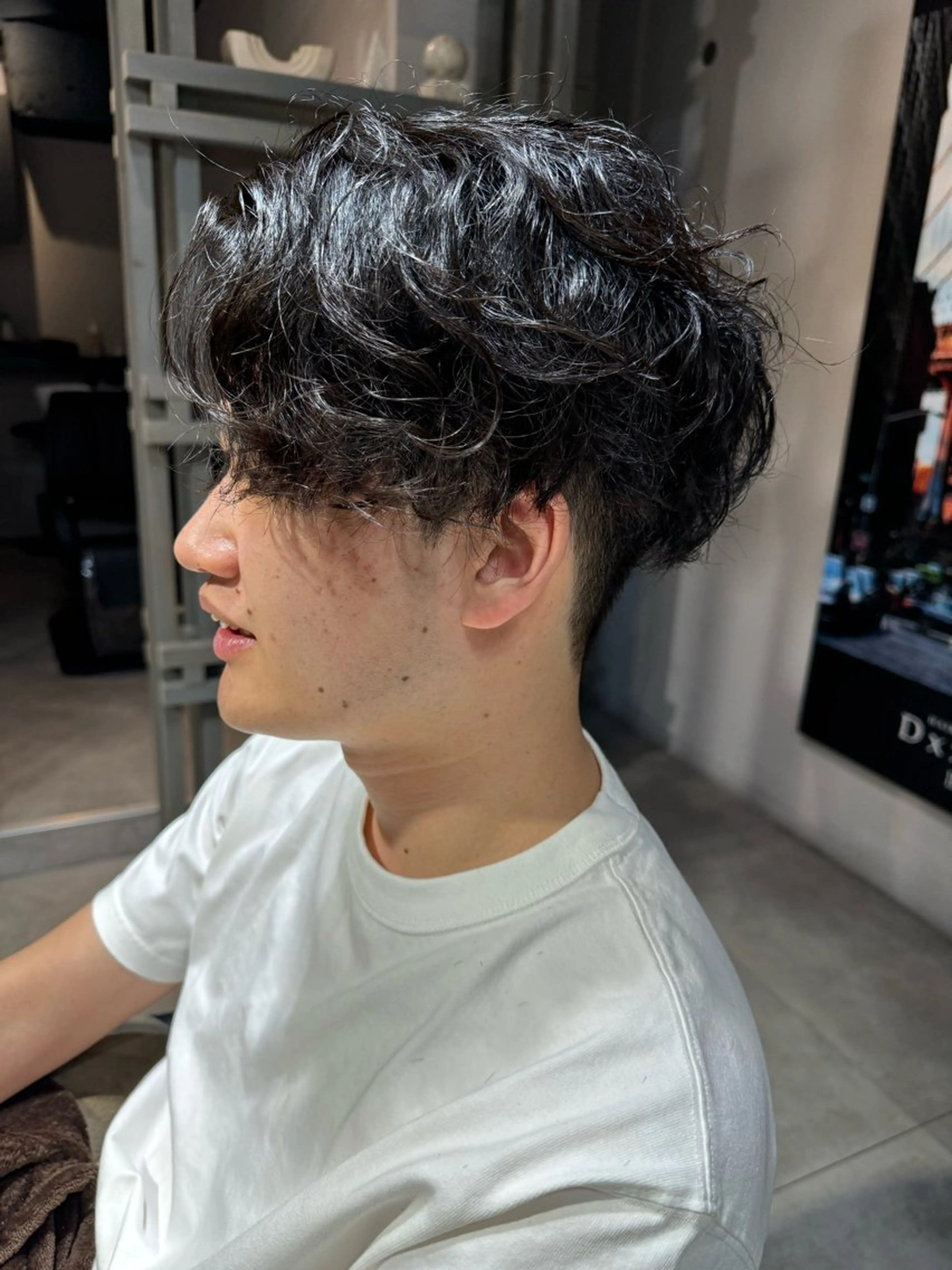 ミディアム パーマ メンズ ミディアムパーマ メンズパーマ スパイラルパーマ 似合う髪型が 分からない方へのヘアスタイル