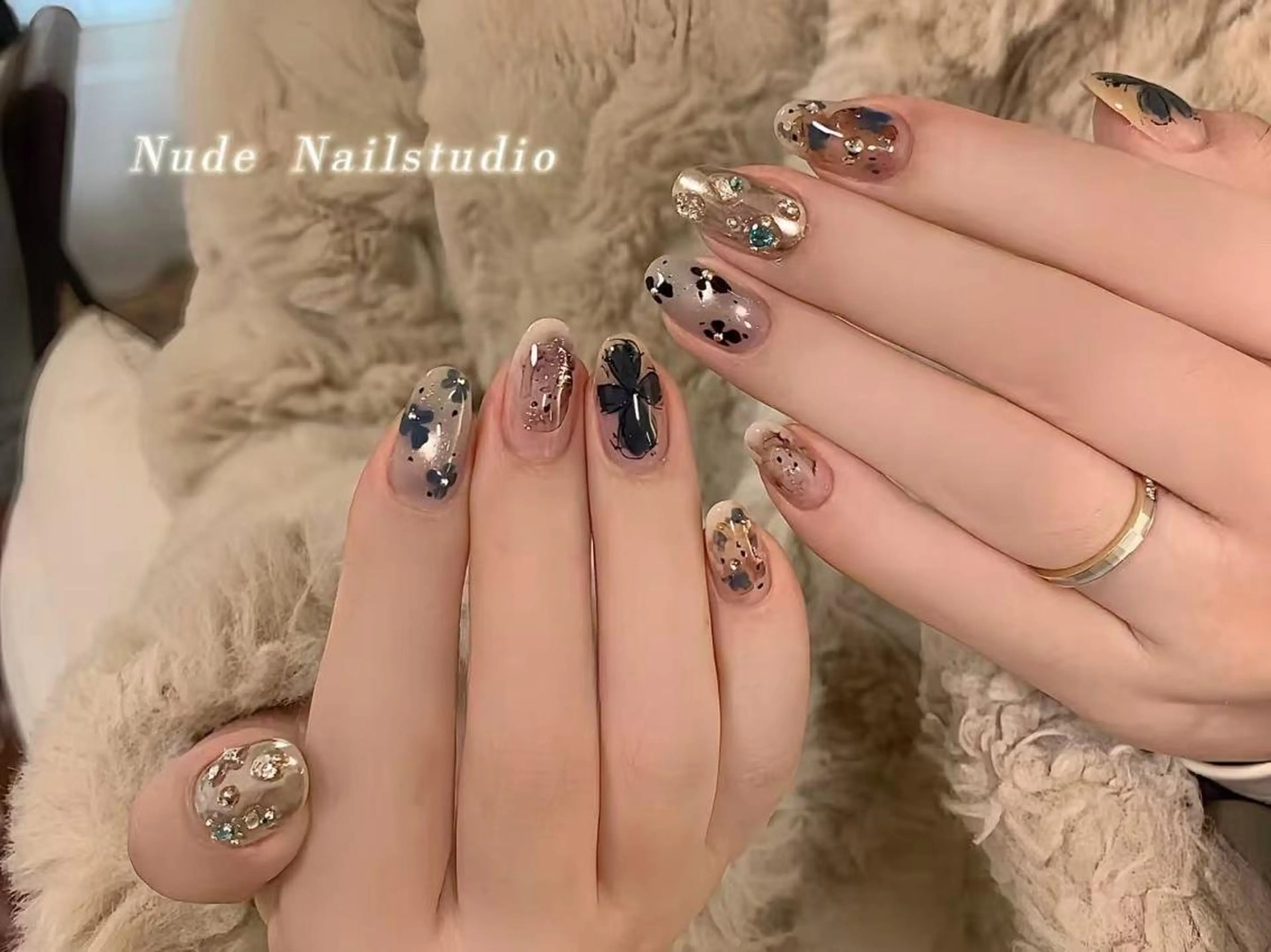 ネイル チークネイル フットネイル フレンチネイル ジェルネイル ガラスフレンチ ヌドネイルスタジオ もものネイルデザイン