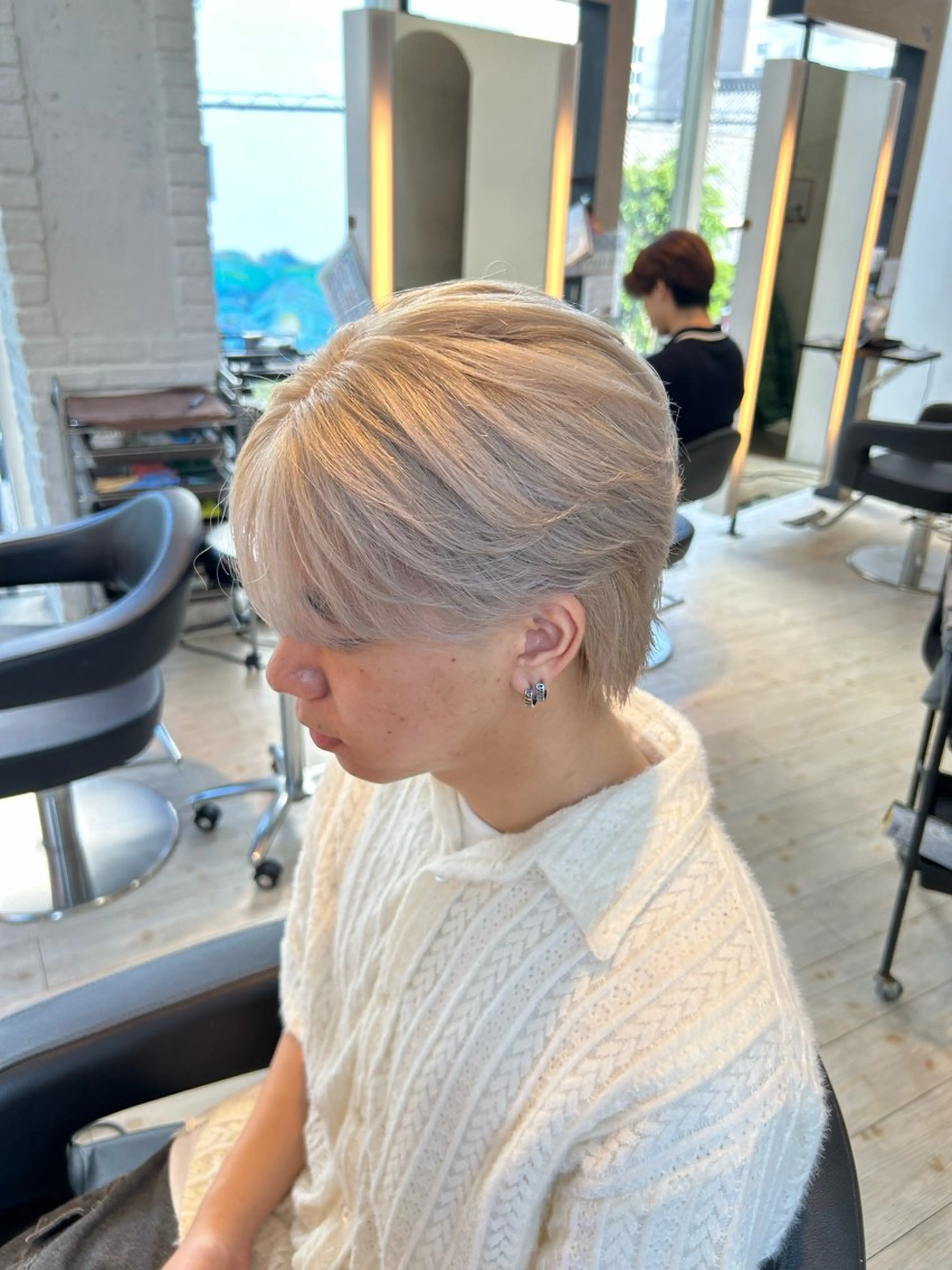 【🫧ブリーチ2回+オンカラー+カット✂︎】ヘアトリートメント付 (メンズのみ)の写真