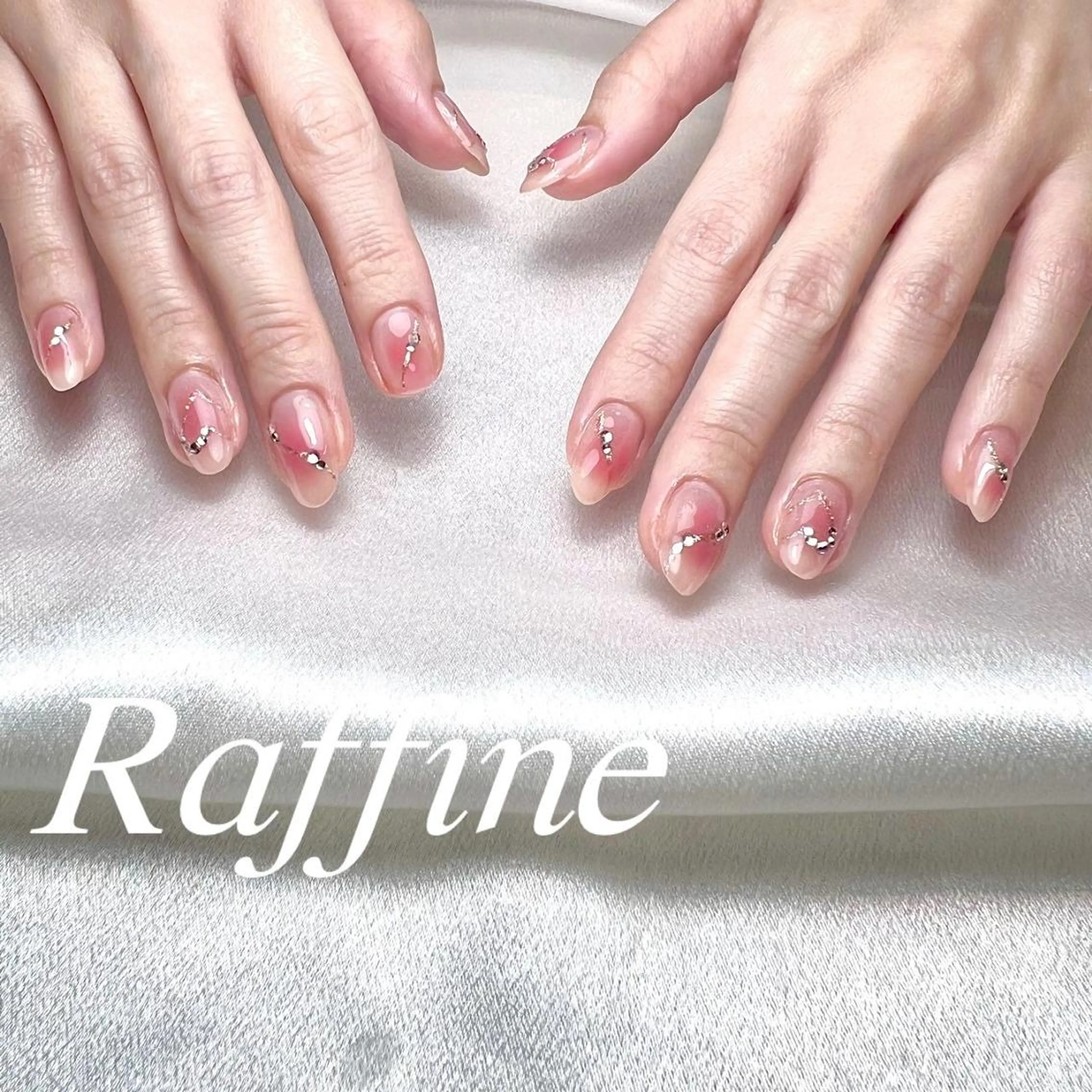 ネイル RAFFINE haru🦋🩵のネイルデザイン