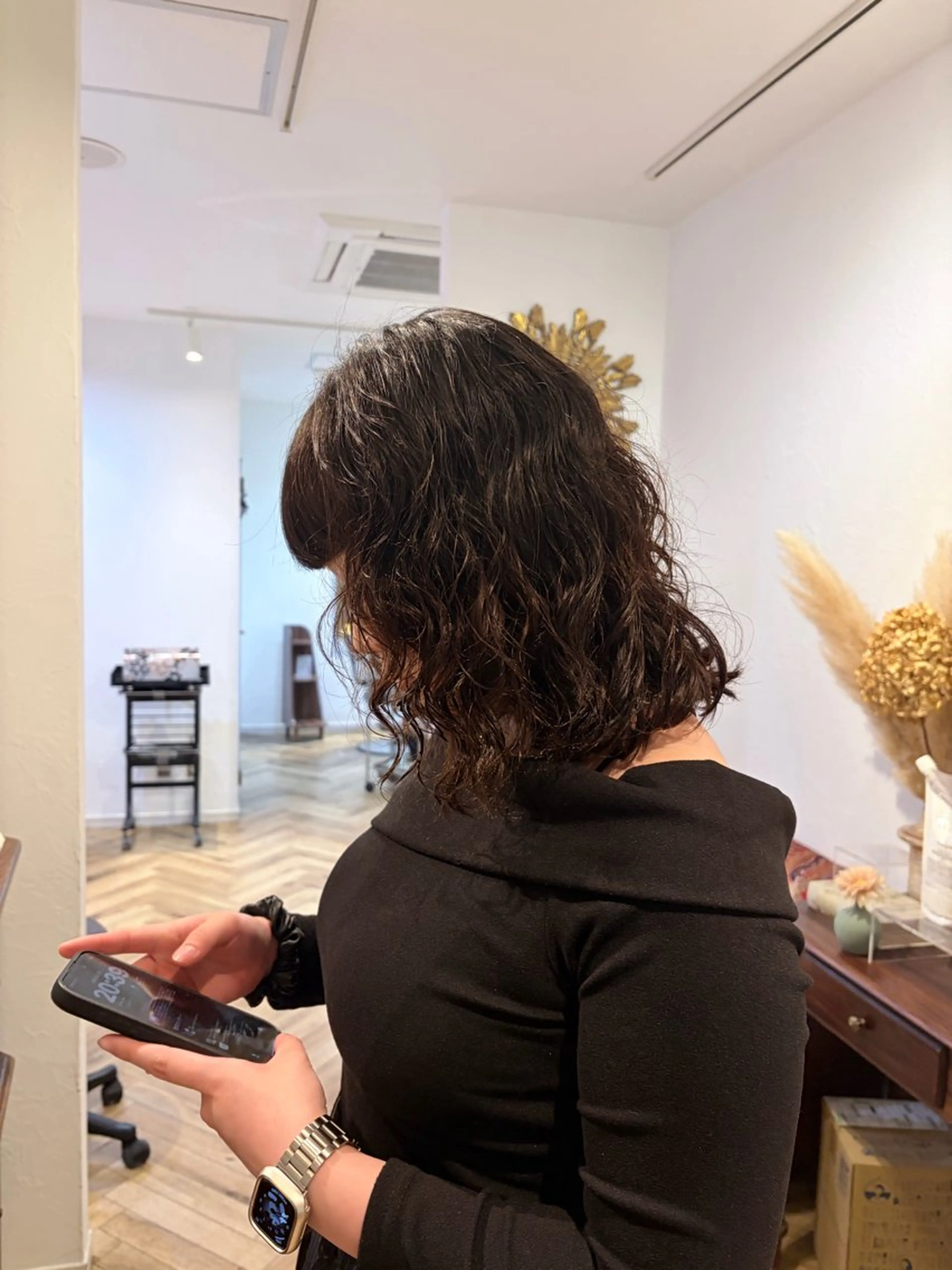 ミディアム パーマ ミディアムパーマ パーマ コテ巻き風パーマ🫶 竹内七渚のヘアスタイル
