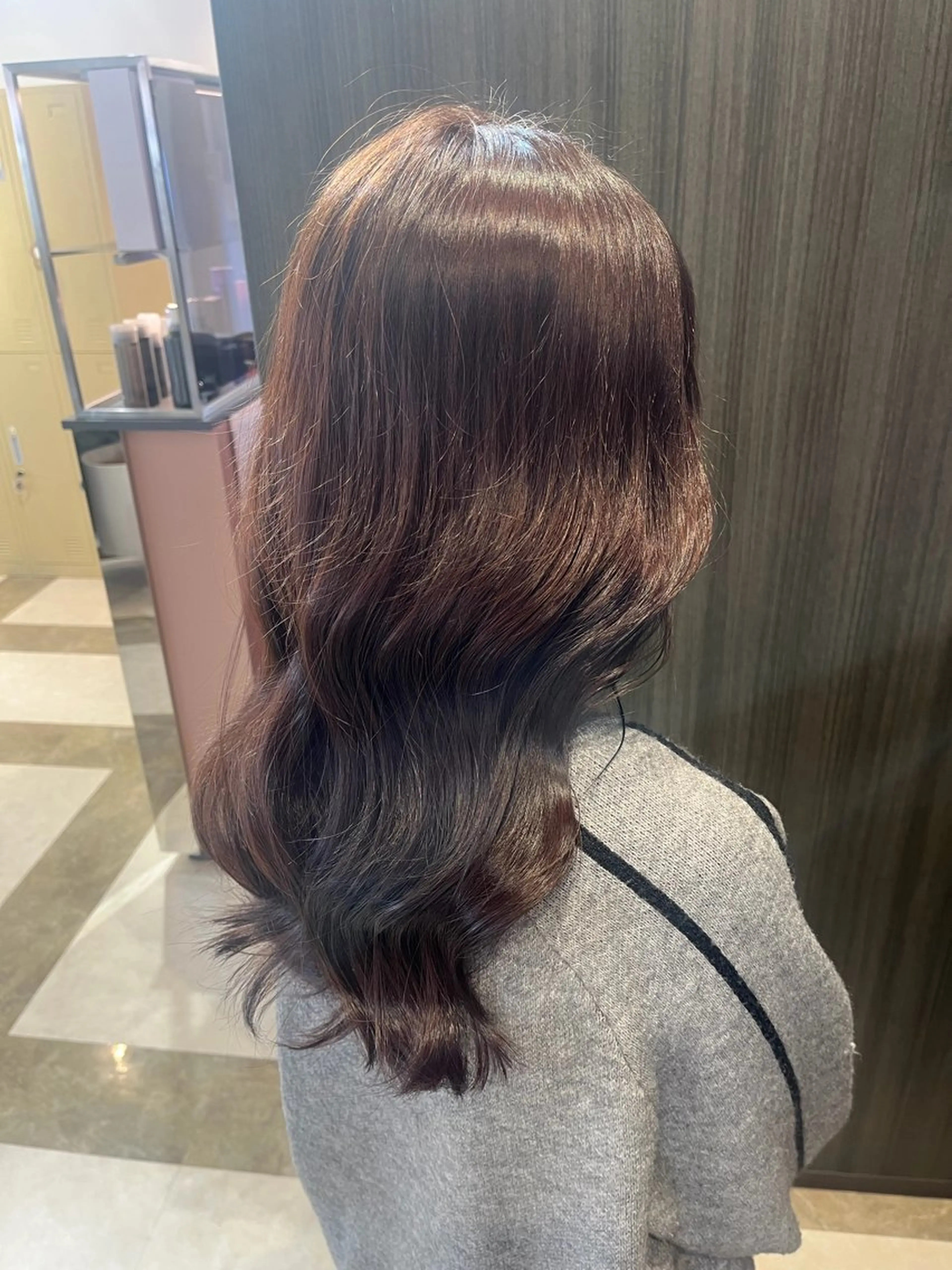 ロング カラー ブラウンカラー ピンクカラー ピンクブラウン 鳥見 若菜のヘアスタイル