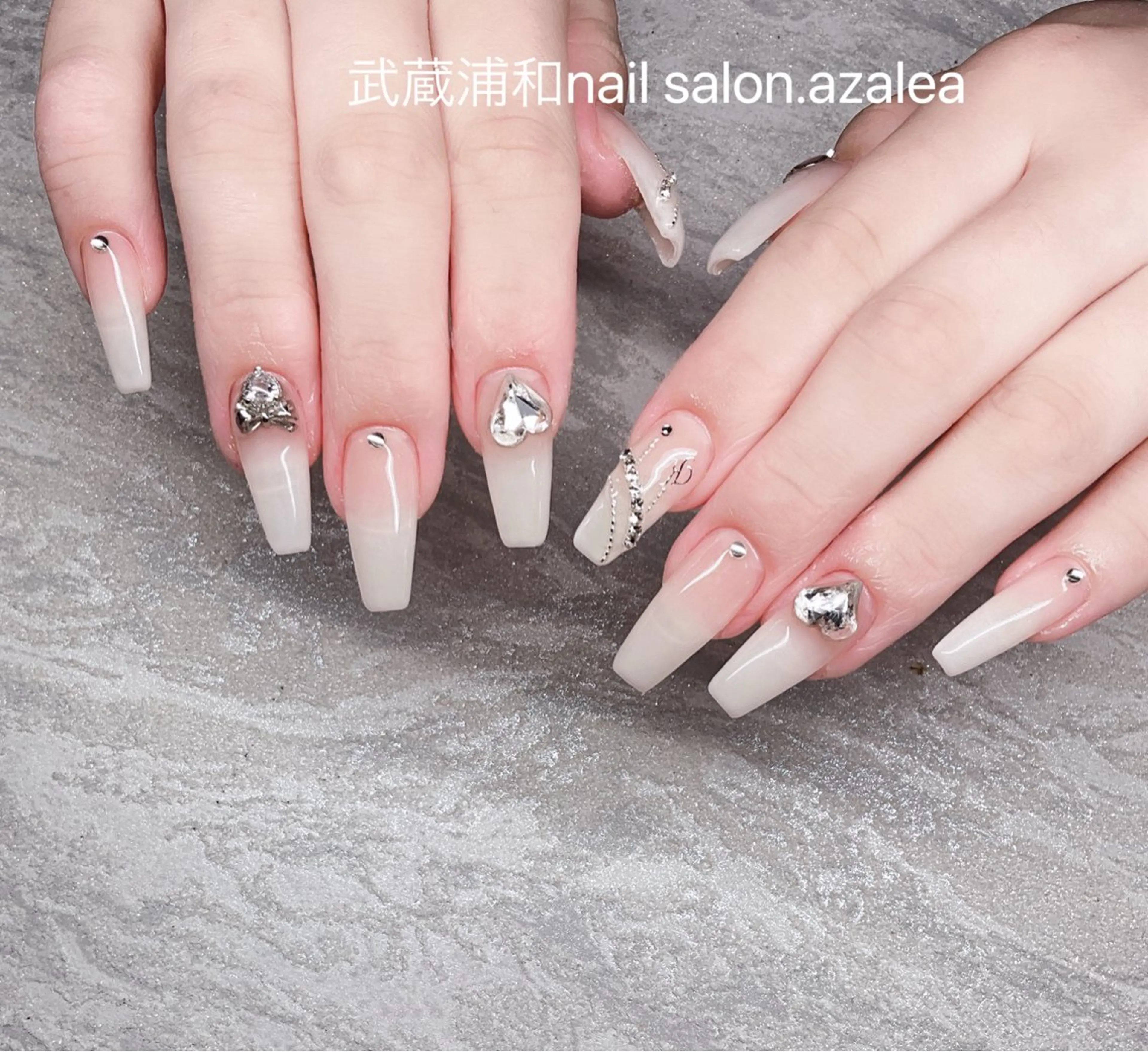 ネイル ハンドネイル R inのネイルデザイン