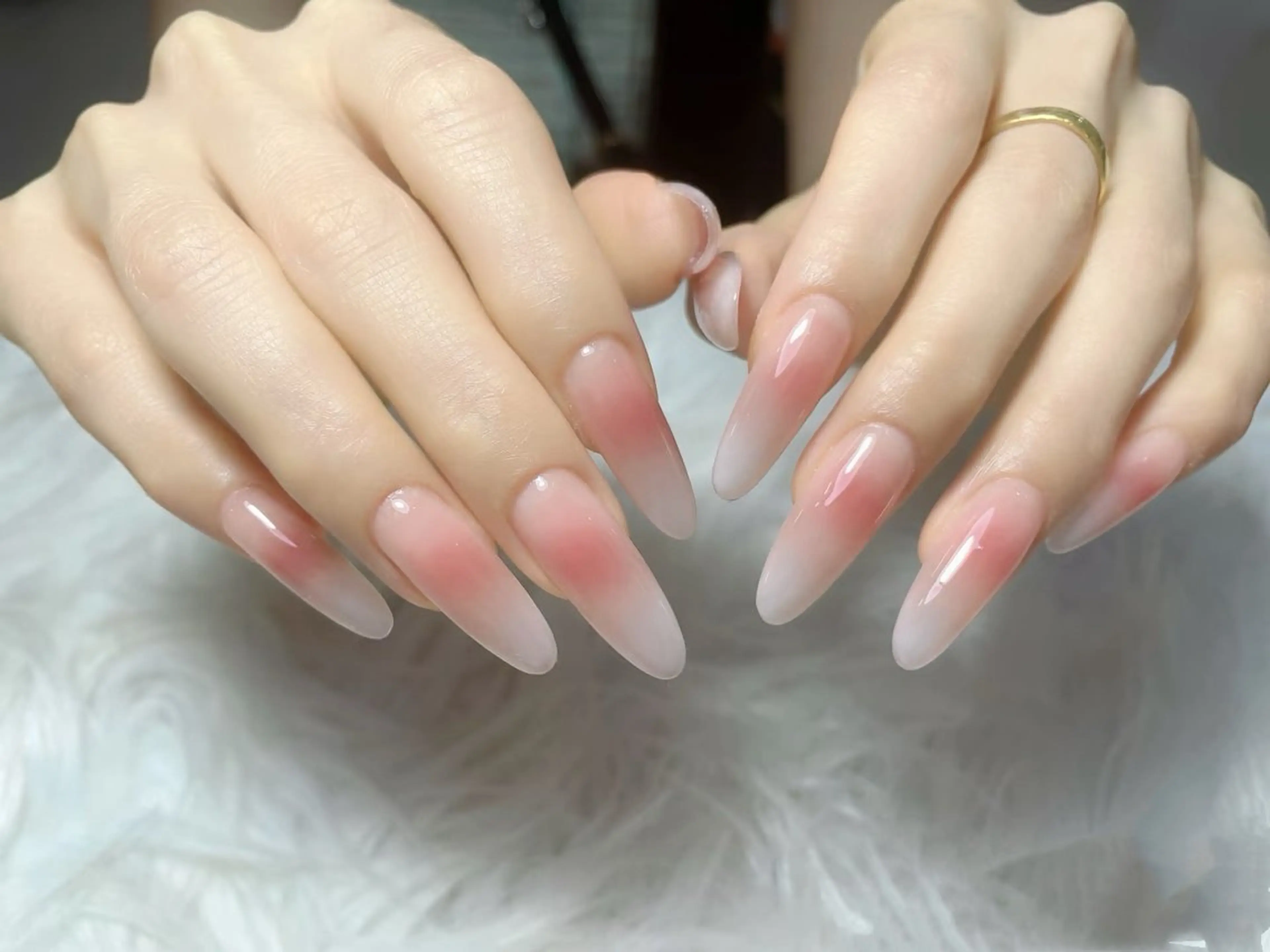 ネイル オーロラネイル 長さ出し フレンチネイル ジェルネイル ガラスフレンチ ハンドネイル Rela・S NAILのネイルデザイン