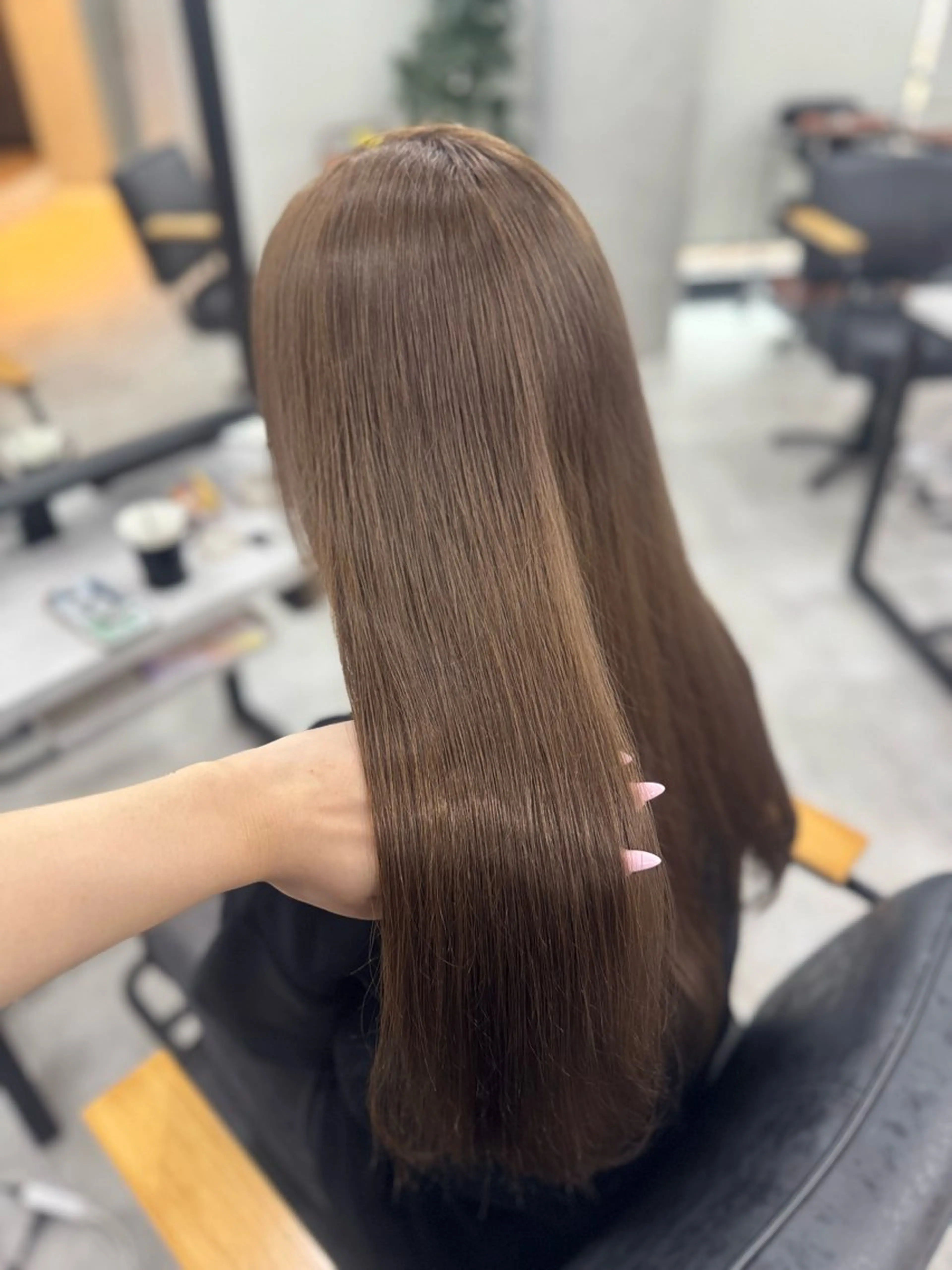 ロング カラー ベージュカラー ブリーチ ブラウンカラー ショコラブラウン ショコラグレージュ カット ヘアカラー トリートメント 赤み無し柔らかカラー 【梅田】madokaのヘアスタイル