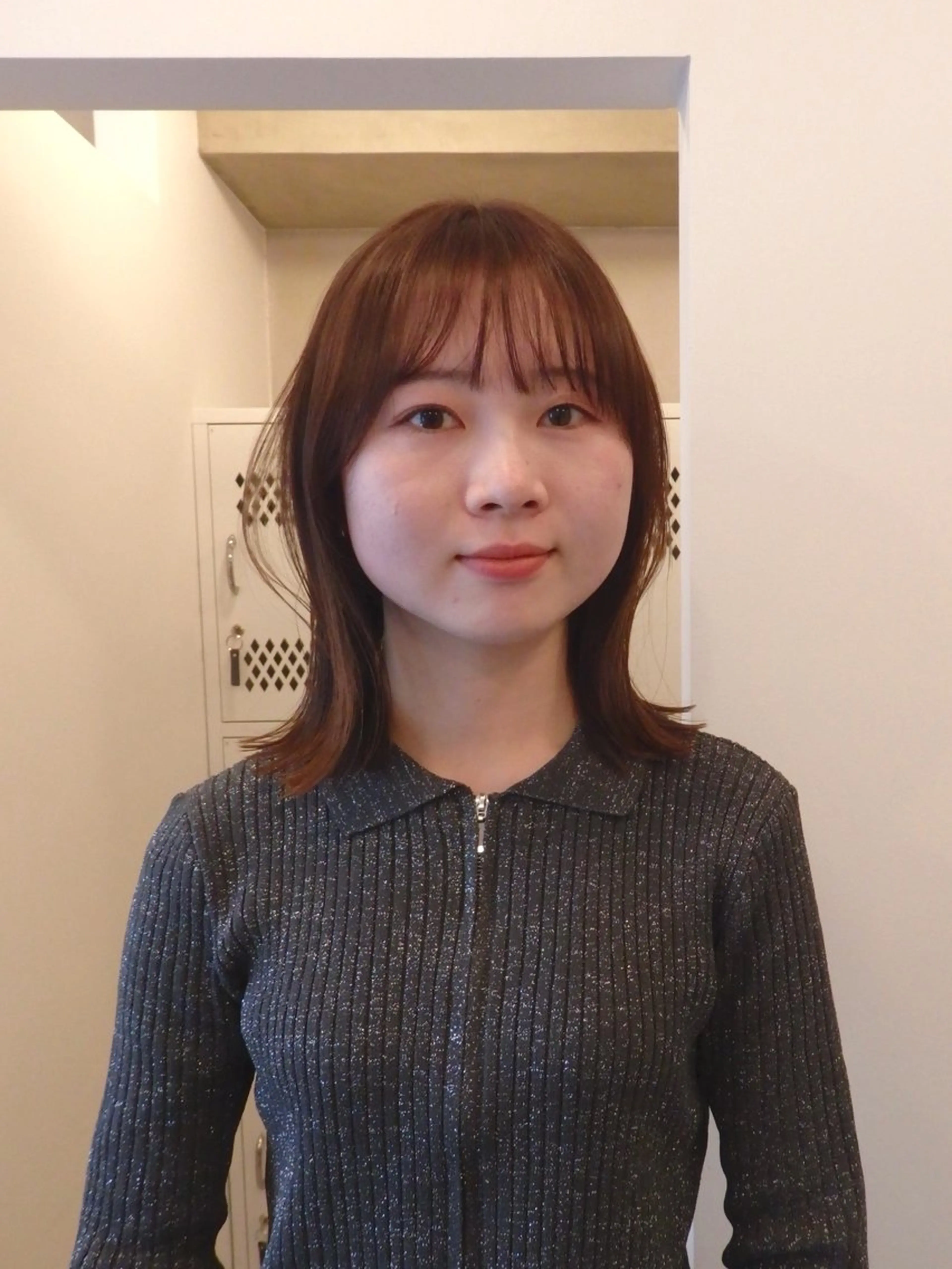 セミロング 彩葉/ブリーチ/ カットモデル栄・伏見のヘアスタイル