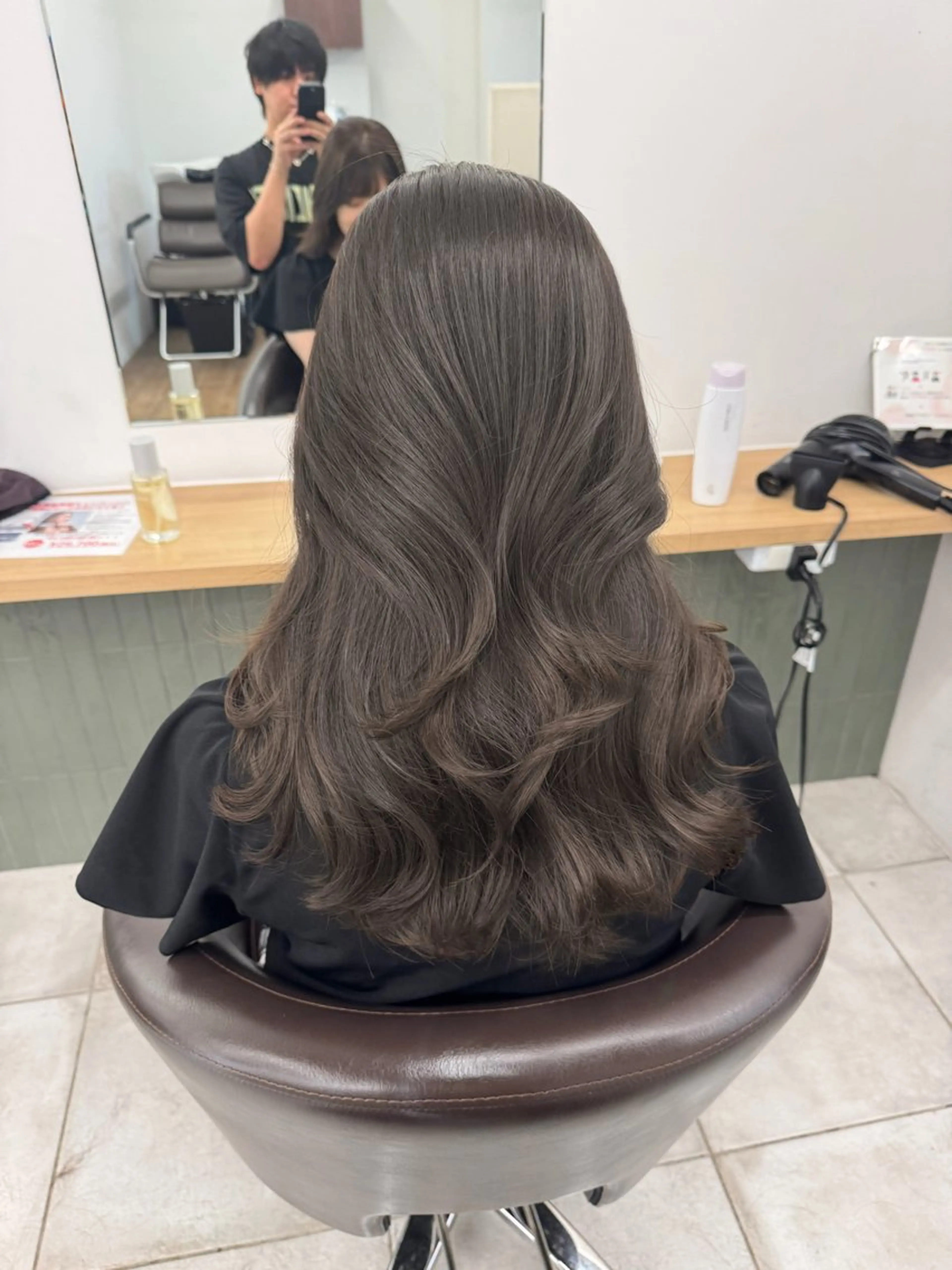 ロング カラー ヘアカラー トリートメント ヘアセット 赤み消し韓国ヘア レイヤー縮毛🤍渡邉のヘアスタイル