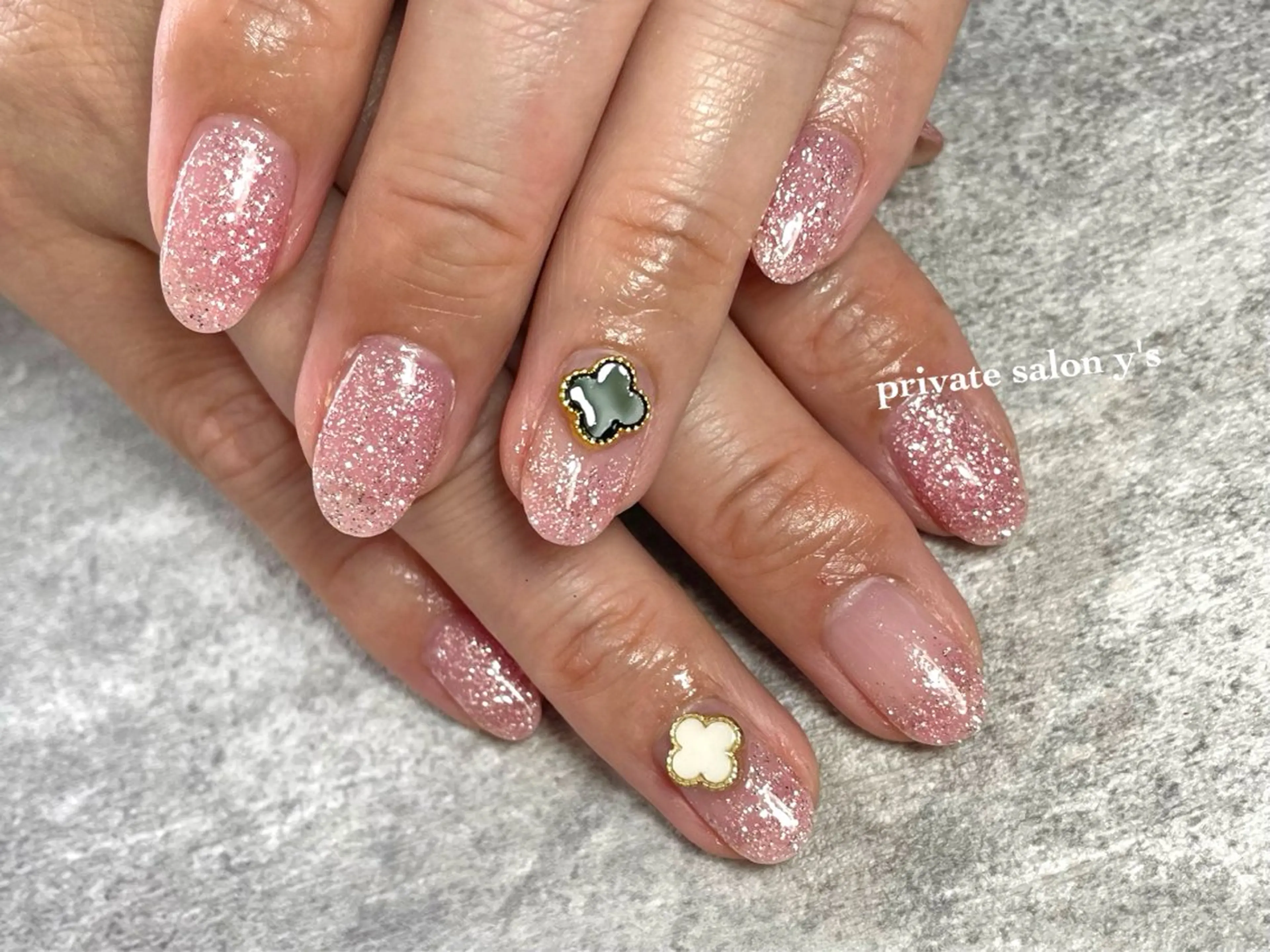 ネイル y' sのネイルデザイン