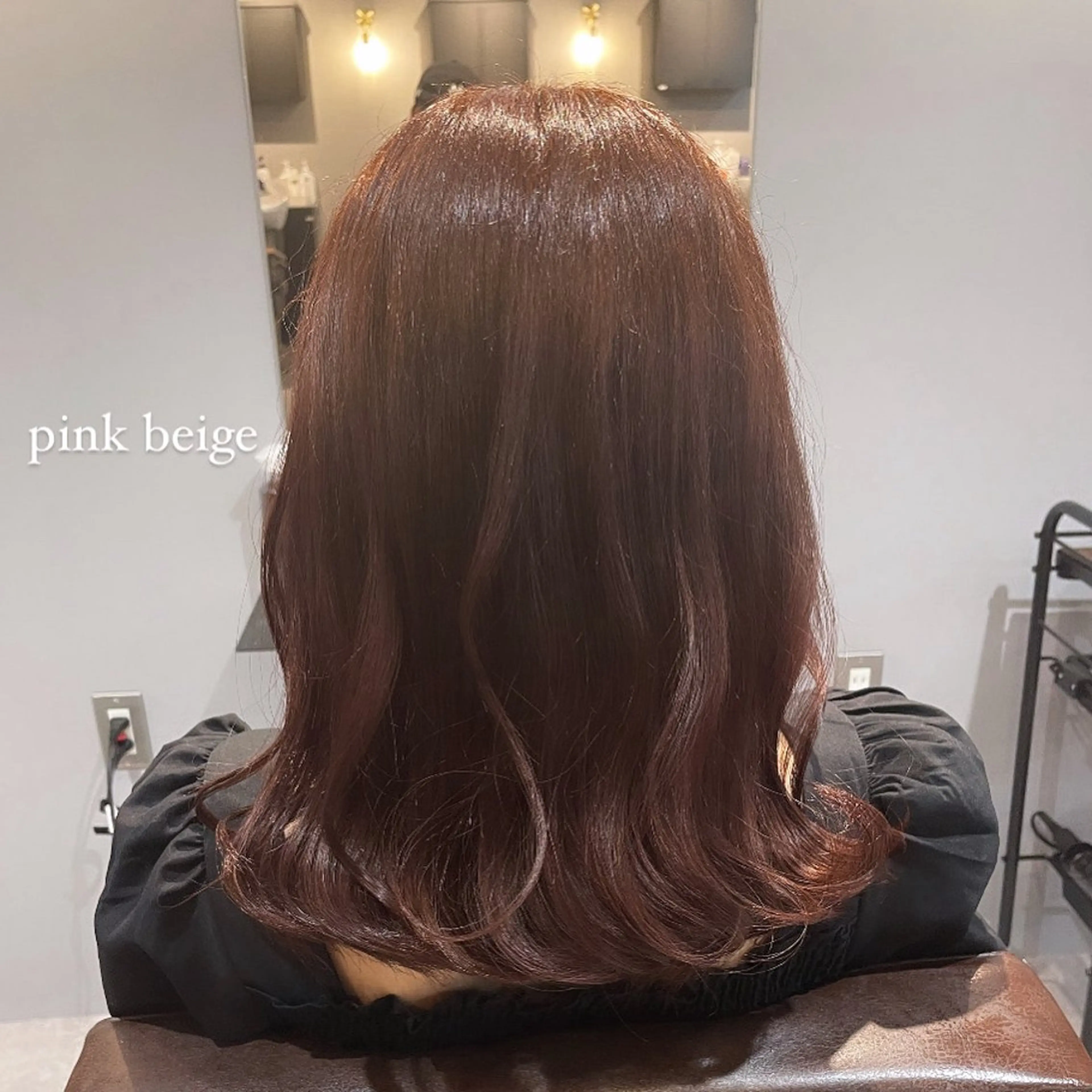 セミロング Mimi🎀ブリーチ なし透明感 Wカラーのヘアスタイル