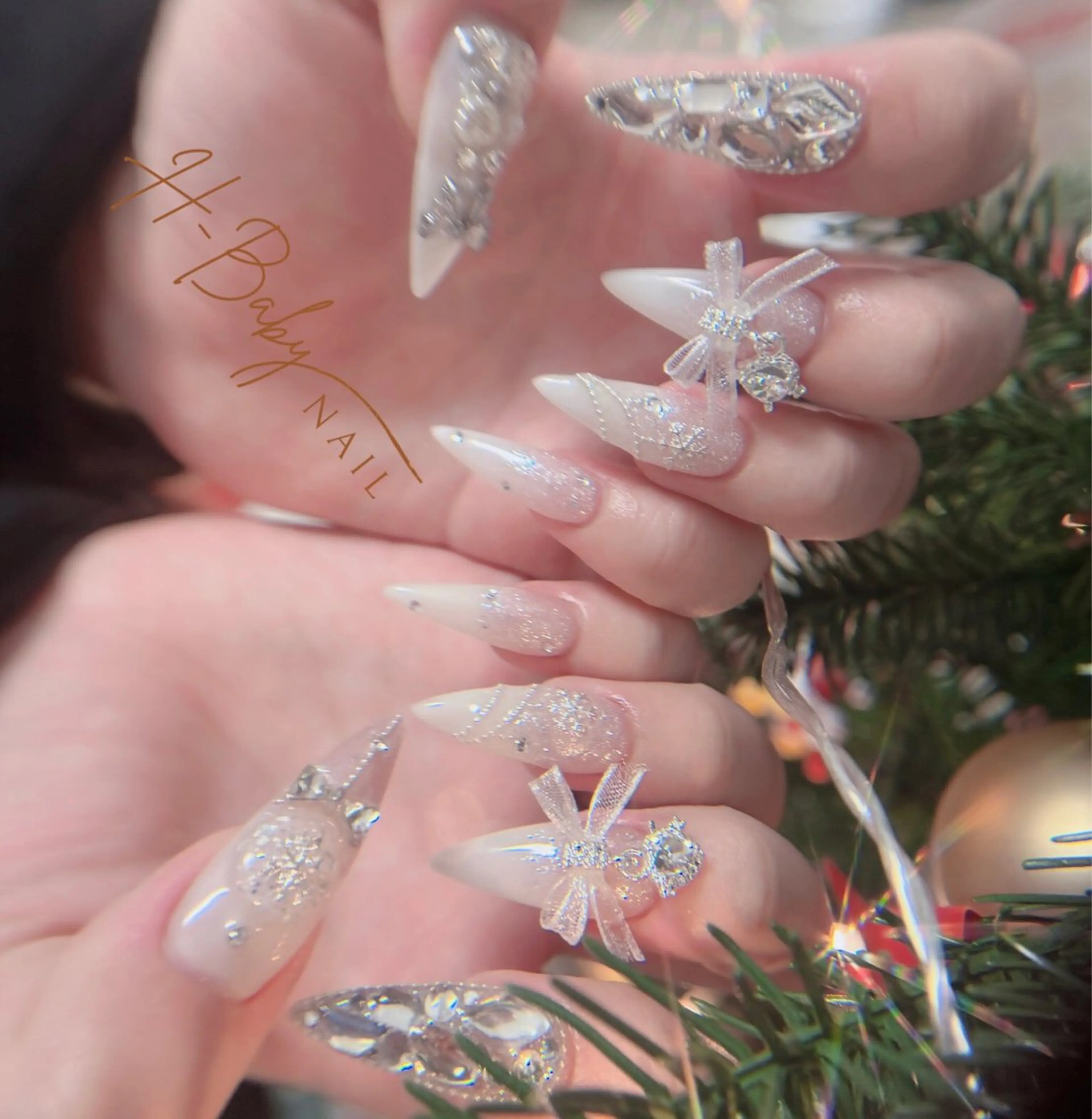 ネイル オーロラネイル フレンチネイル ジェルネイル ハロウィン キラキラネイル Hbaby nailのネイルデザイン